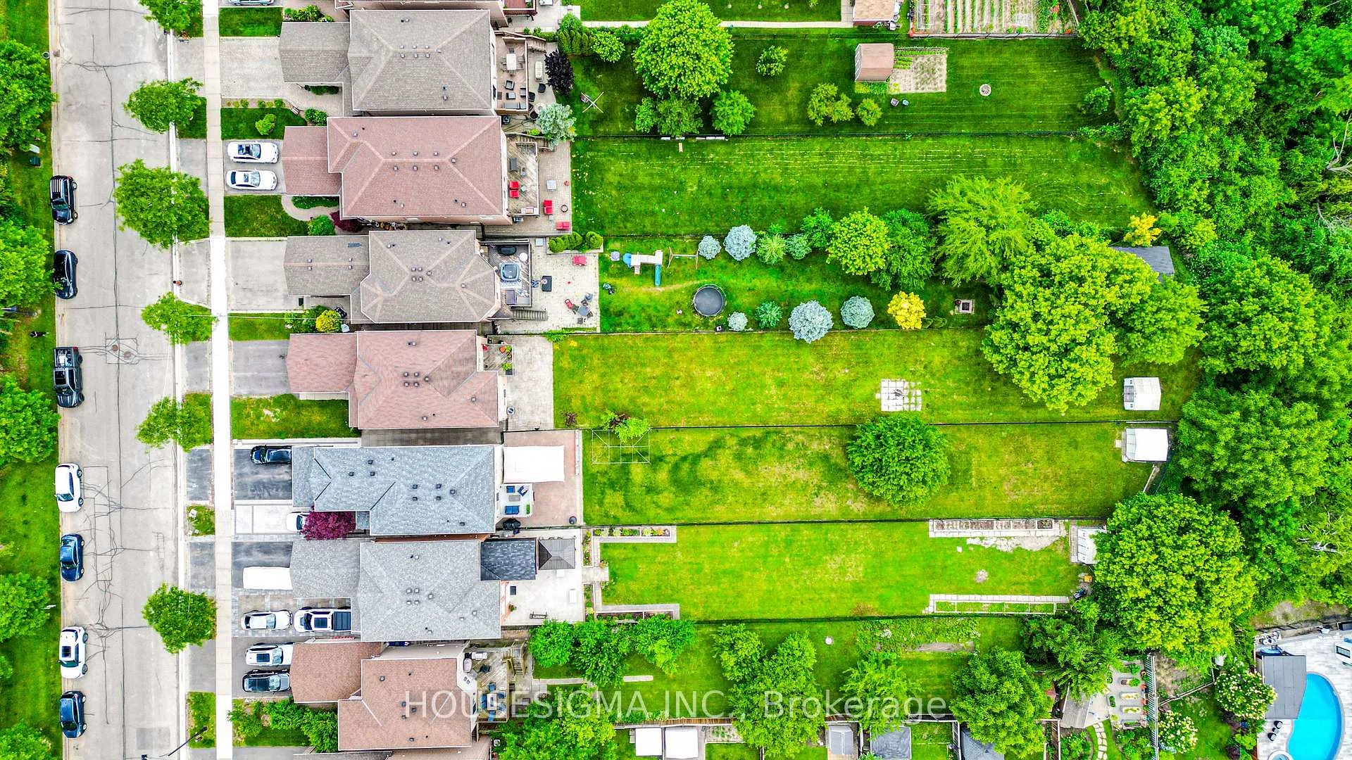 Photo 4 of 266 Royalpark Way, Vaughan, Elder Mills — HOMEH