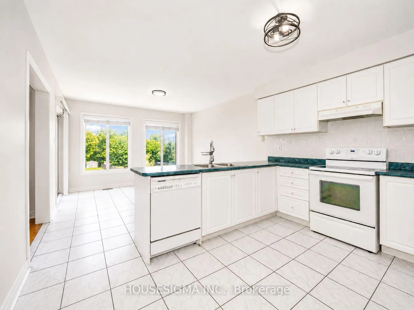 Photo 14 of 266 Royalpark Way, Vaughan, Elder Mills — HOMEH