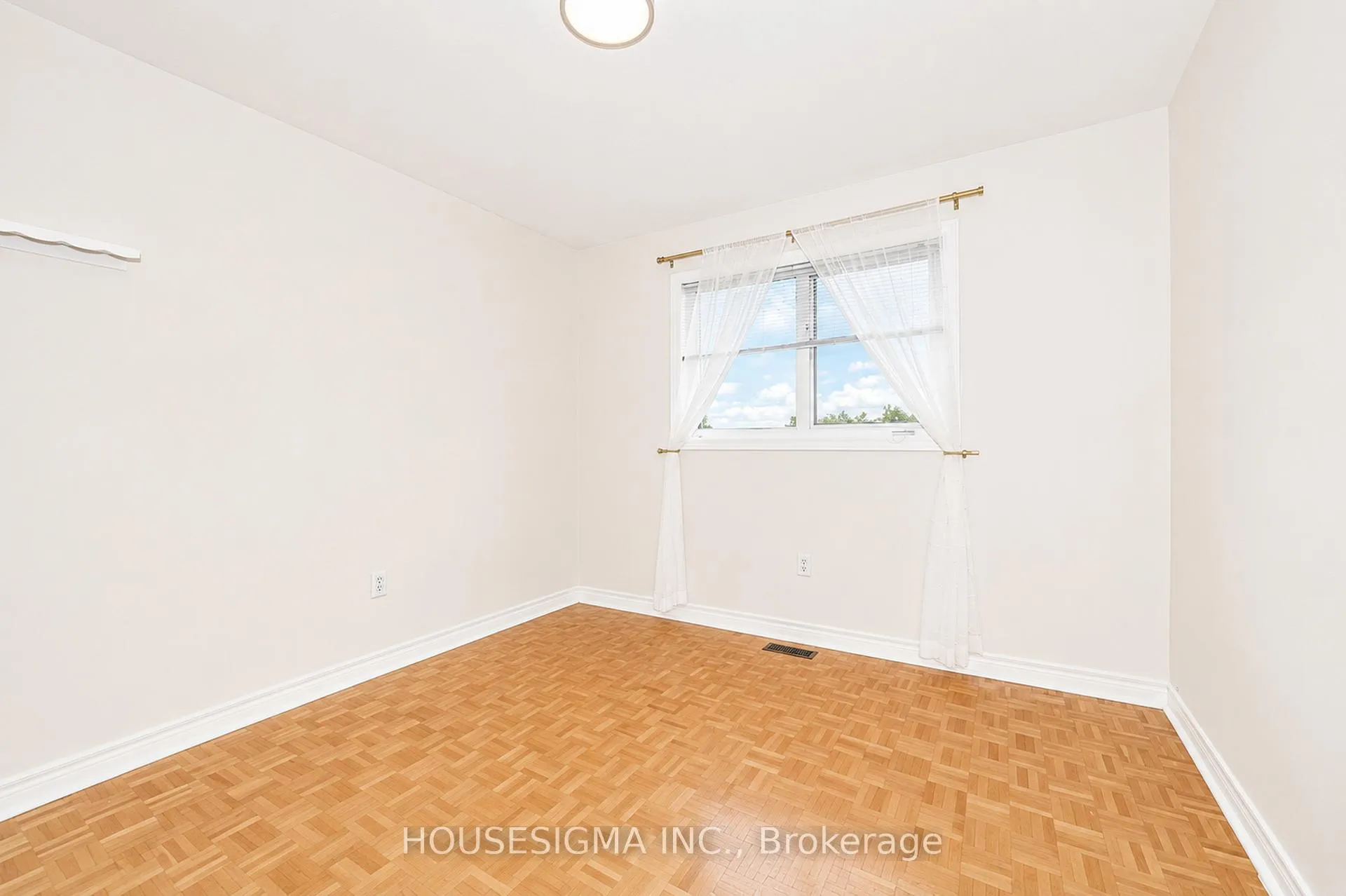 Photo 24 of 266 Royalpark Way, Vaughan, Elder Mills — HOMEH