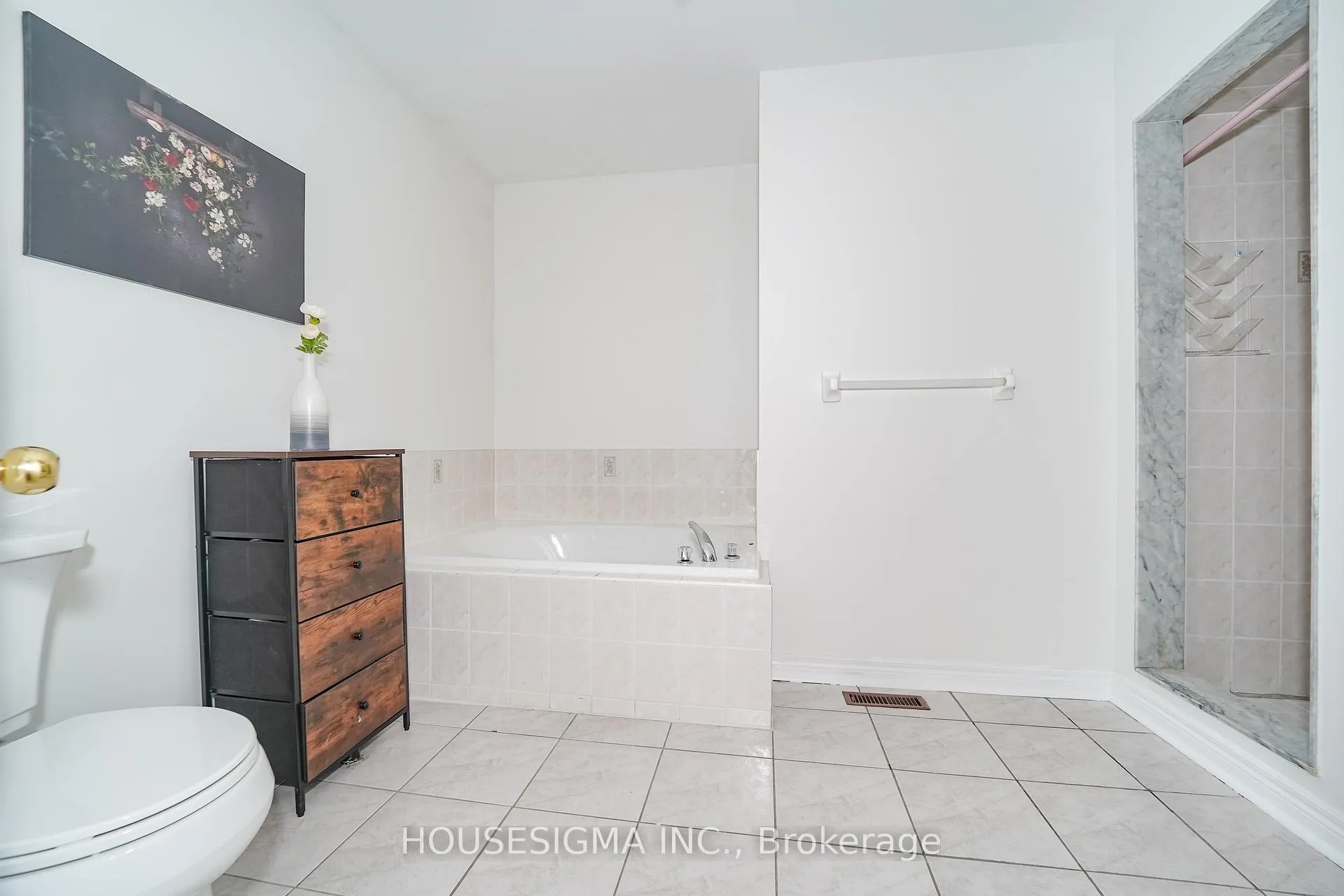 Photo 31 of 266 Royalpark Way, Vaughan, Elder Mills — HOMEH