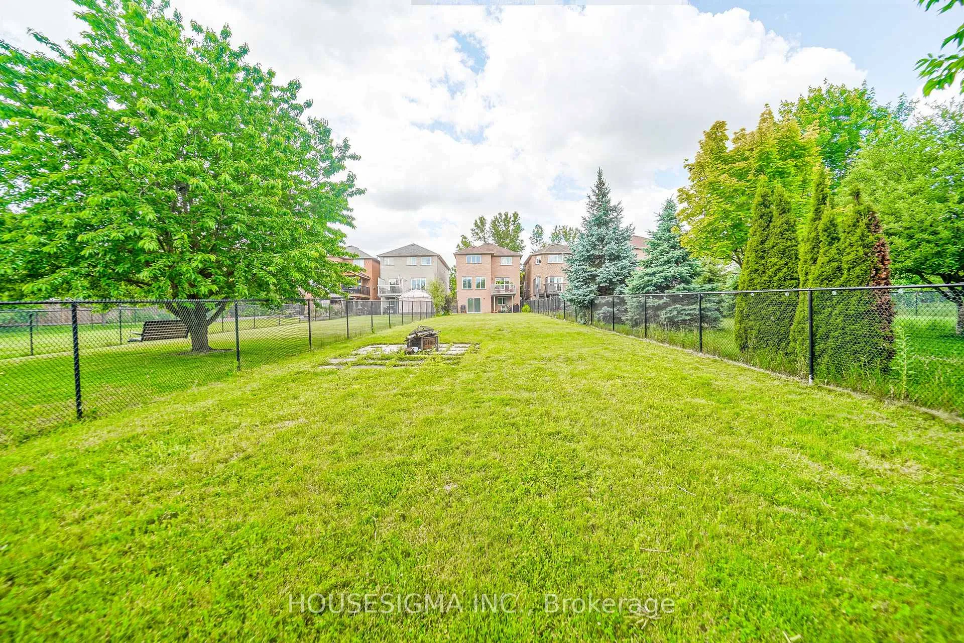 Photo 33 of 266 Royalpark Way, Vaughan, Elder Mills — HOMEH