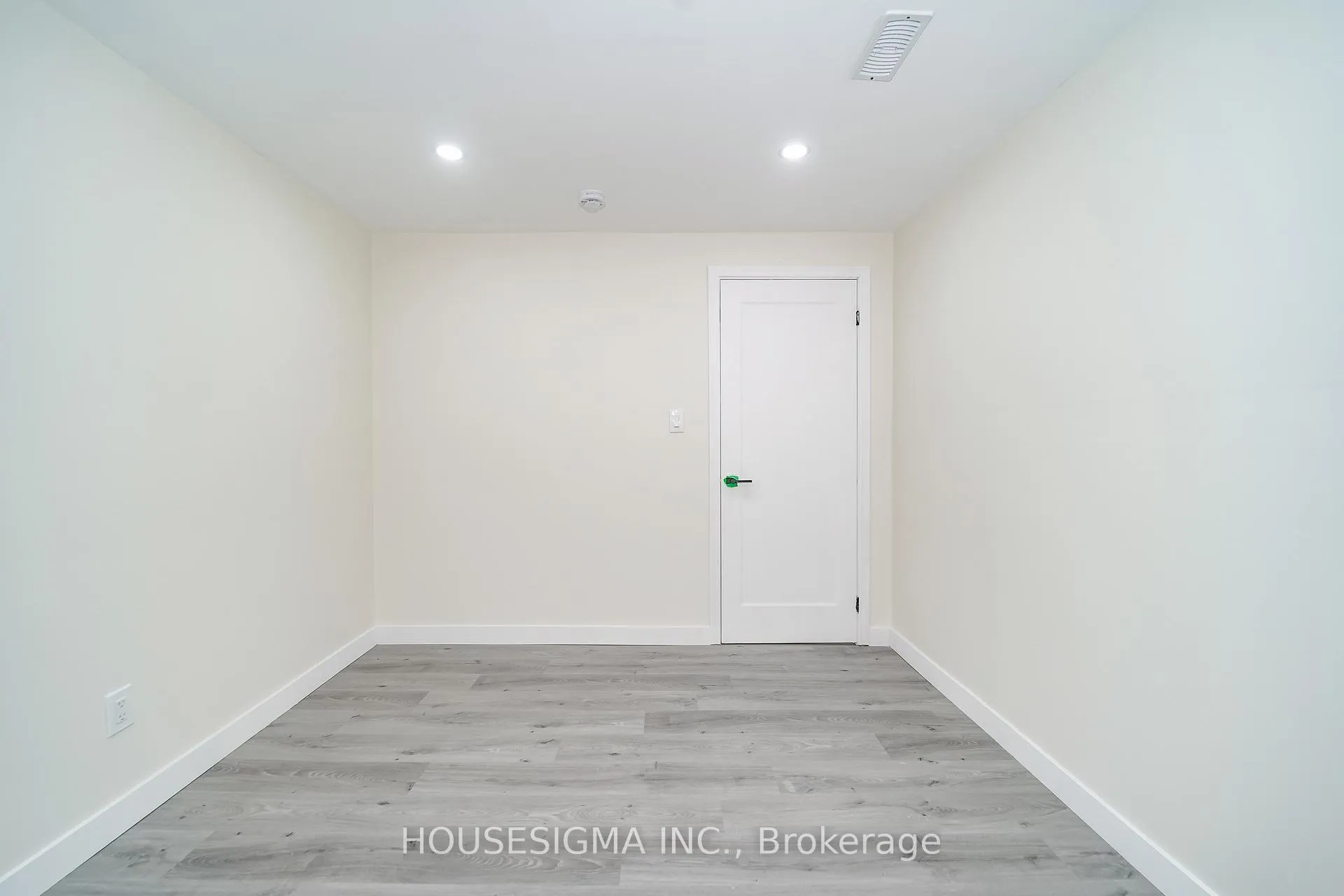 Photo 39 of 266 Royalpark Way, Vaughan, Elder Mills — HOMEH