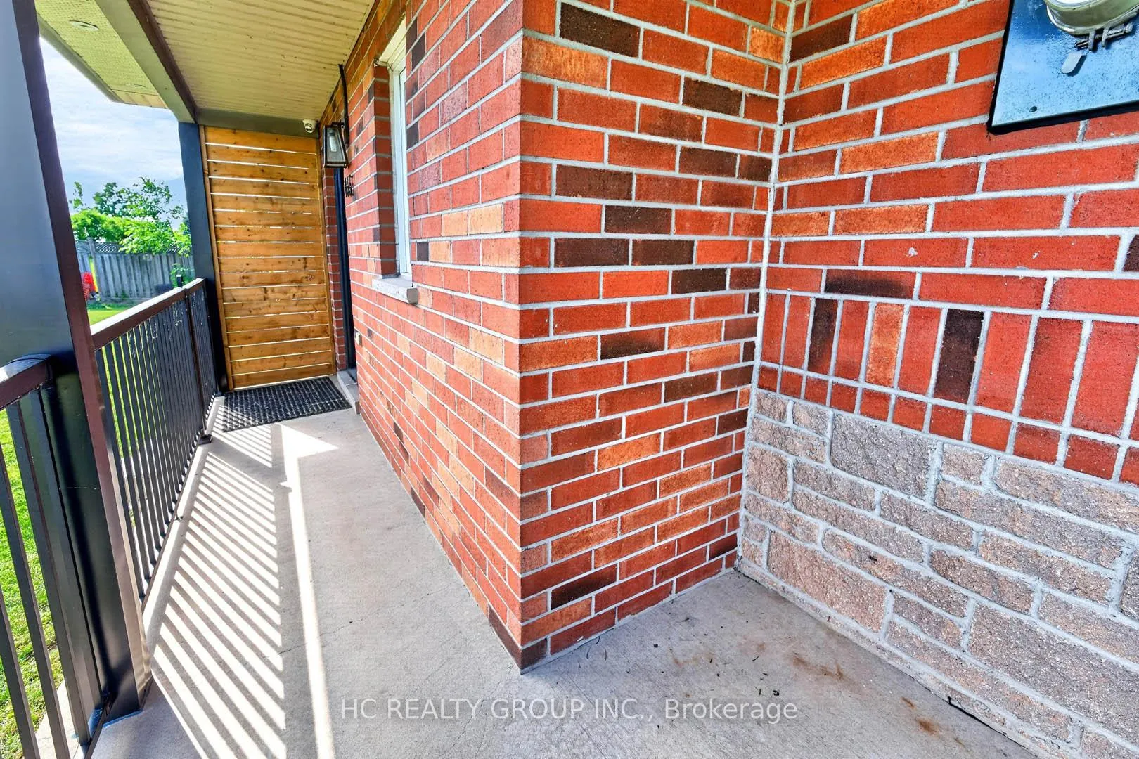 Photo 10 of 465 Dewitt Road, Hamilton, Lakeshore — HOMEH