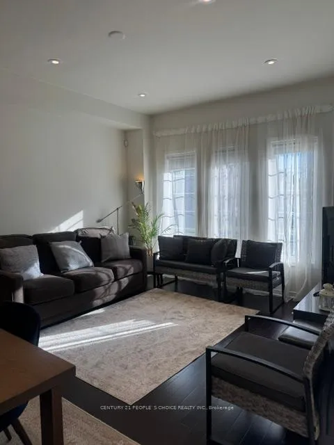Photo 5 of 33 Mansbridge Crescent, Ajax, Northeast Ajax — HOMEH