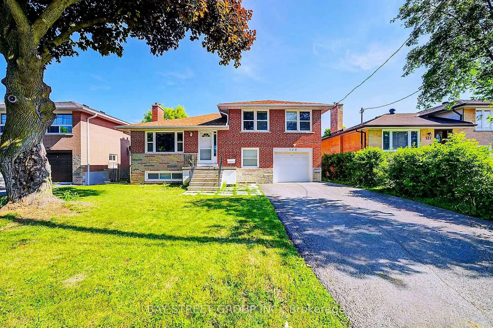 Photo of 125 Connaught Avenue