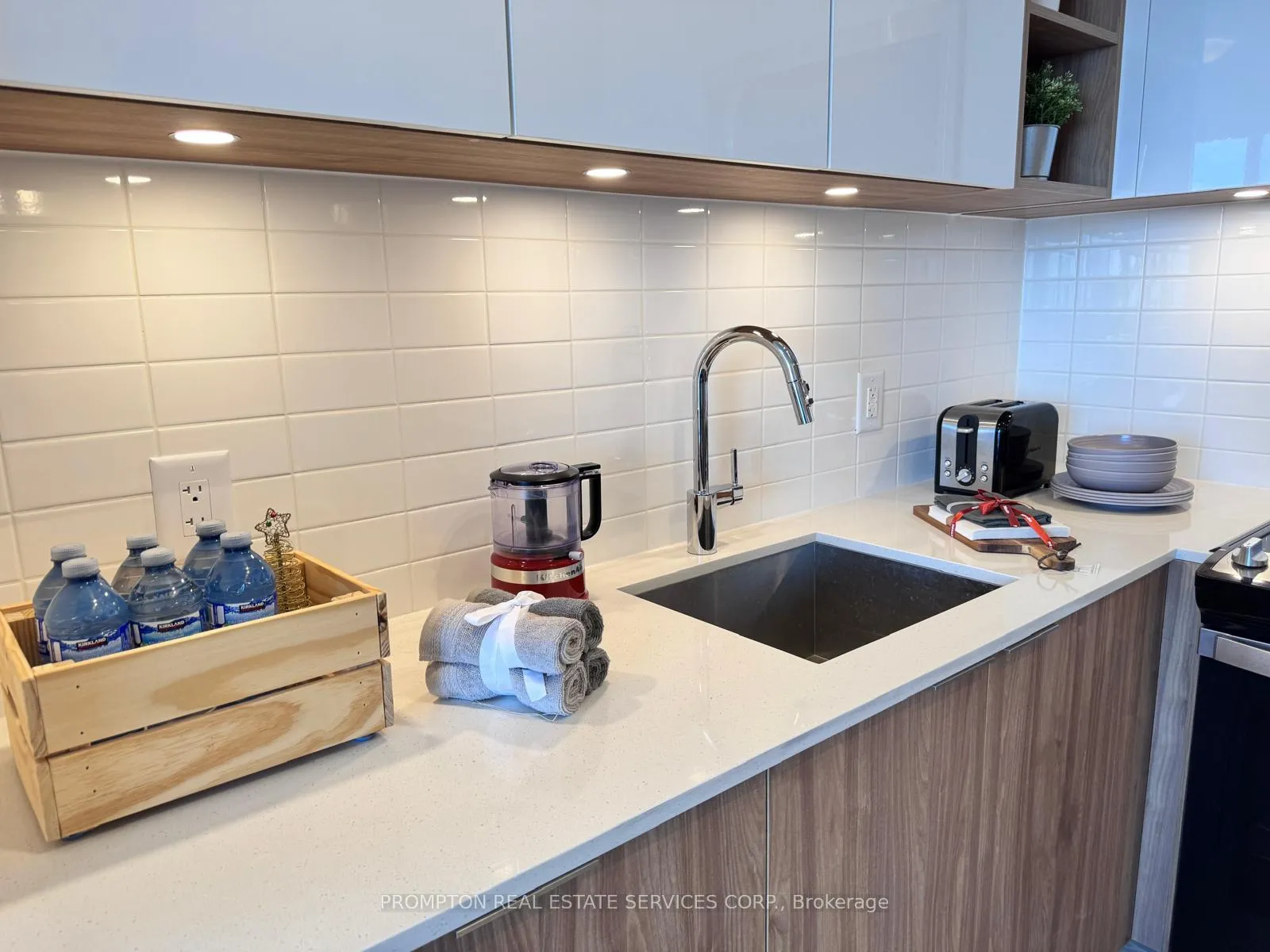 Photo 9 of Unit 2008, 25 Holly Street, Toronto, Mount Pleasant West — HOMEH