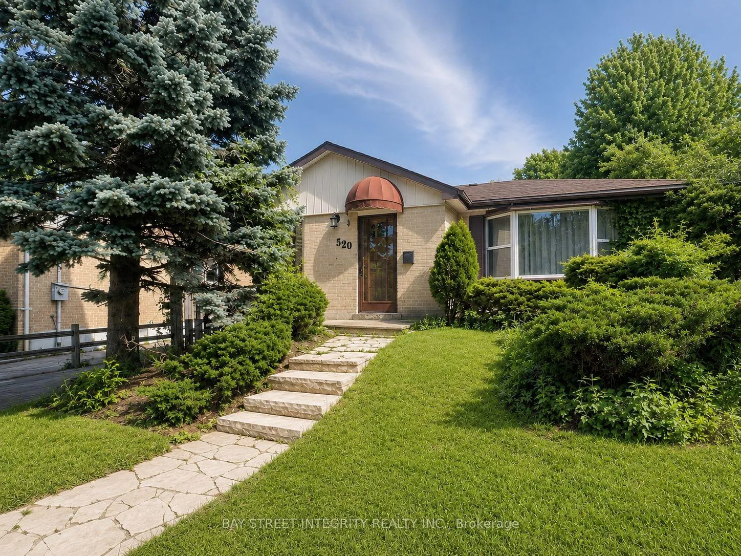 Photo 1 of 520 Lynett Crescent, Richmond Hill, Crosby — HOMEH