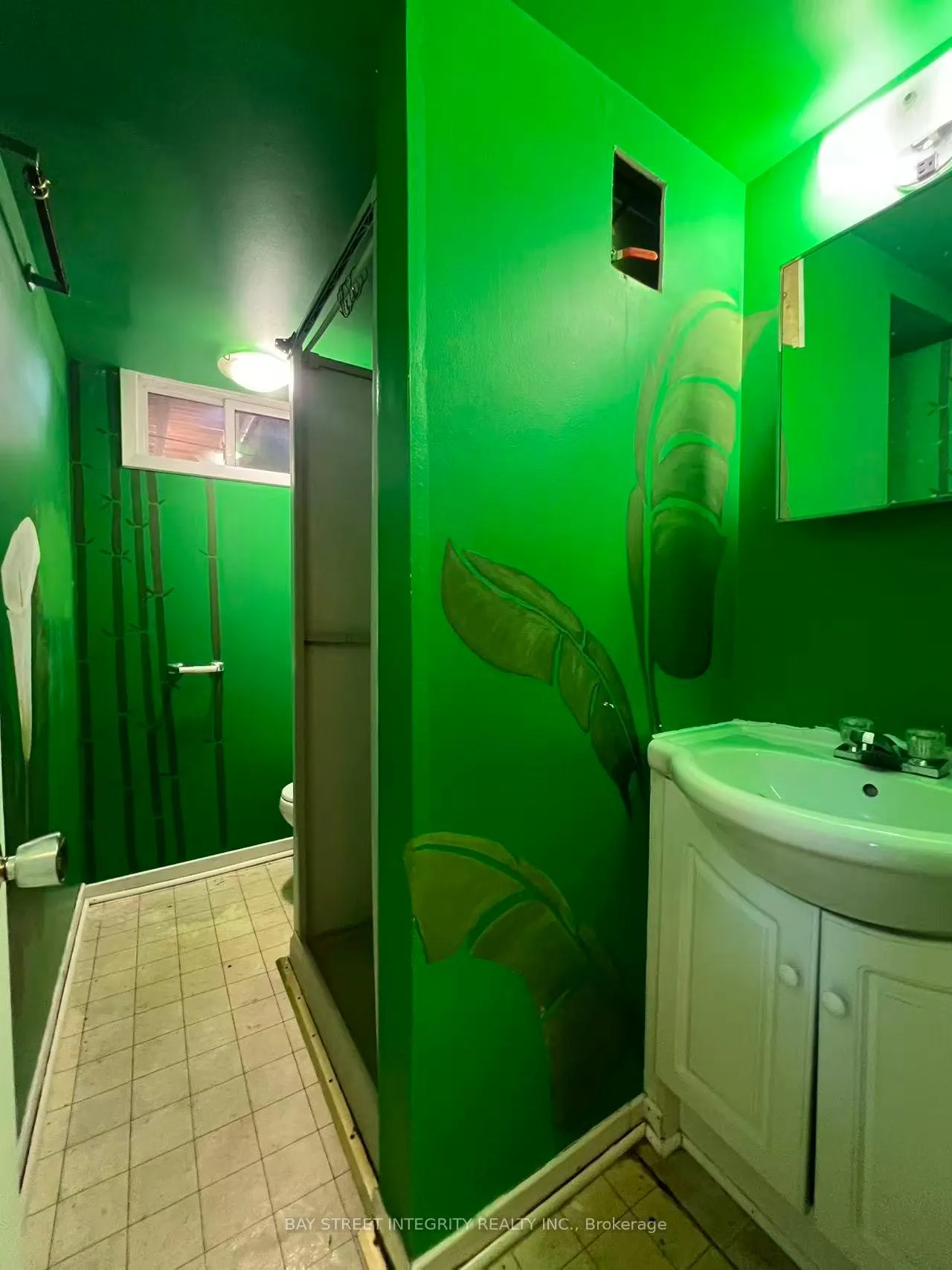 Photo 14 of 520 Lynett Crescent, Richmond Hill, Crosby — HOMEH