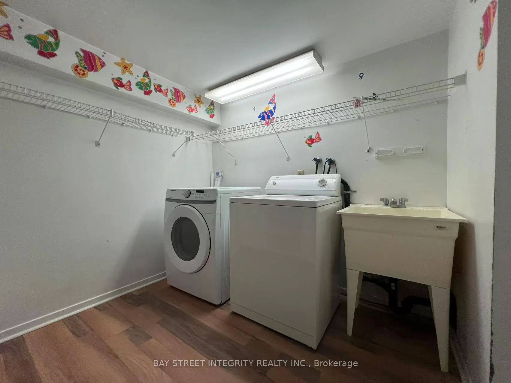 Photo 15 of 520 Lynett Crescent, Richmond Hill, Crosby — HOMEH