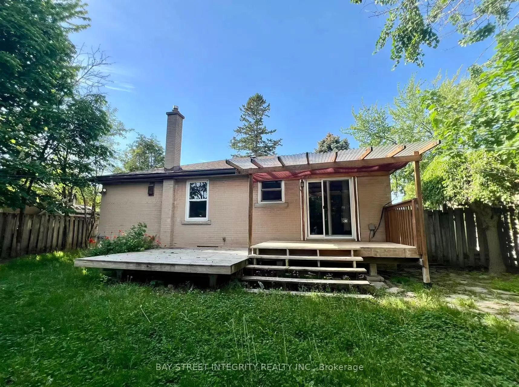 Photo 17 of 520 Lynett Crescent, Richmond Hill, Crosby — HOMEH