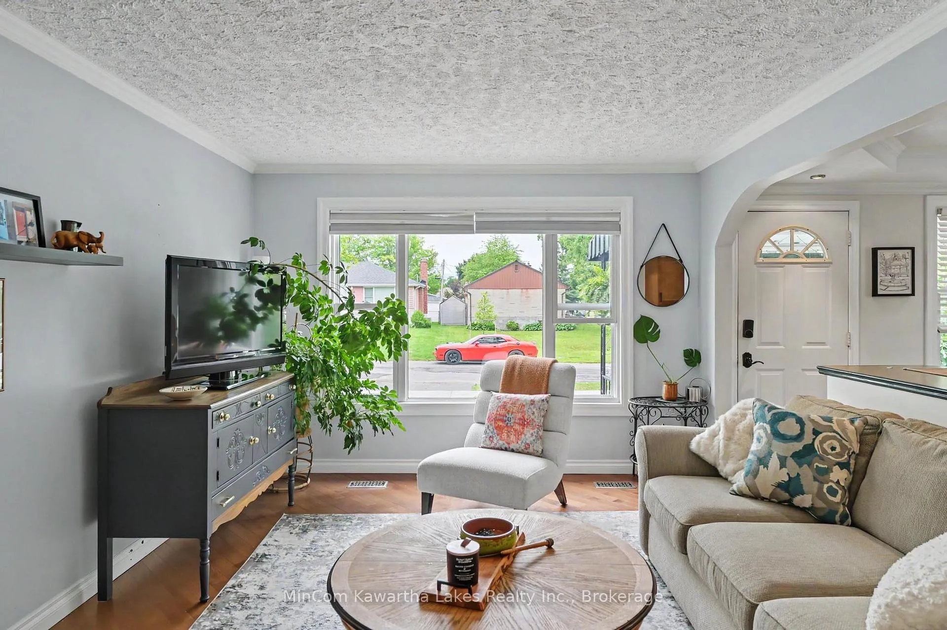 Photo 12 of 920 Elmdale Crescent, Peterborough, Northcrest Ward 5 — HOMEH