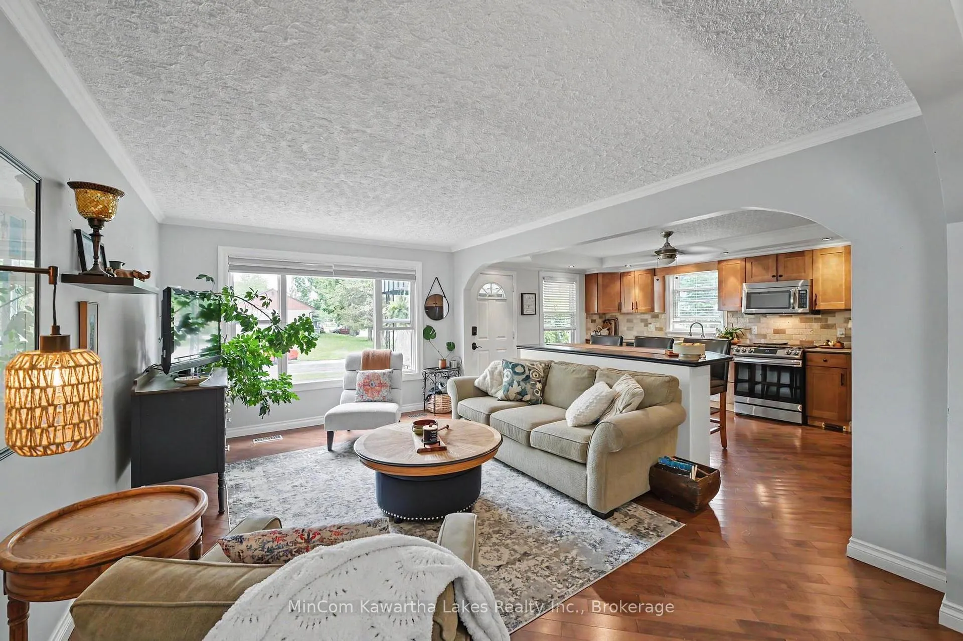 Photo 13 of 920 Elmdale Crescent, Peterborough, Northcrest Ward 5 — HOMEH