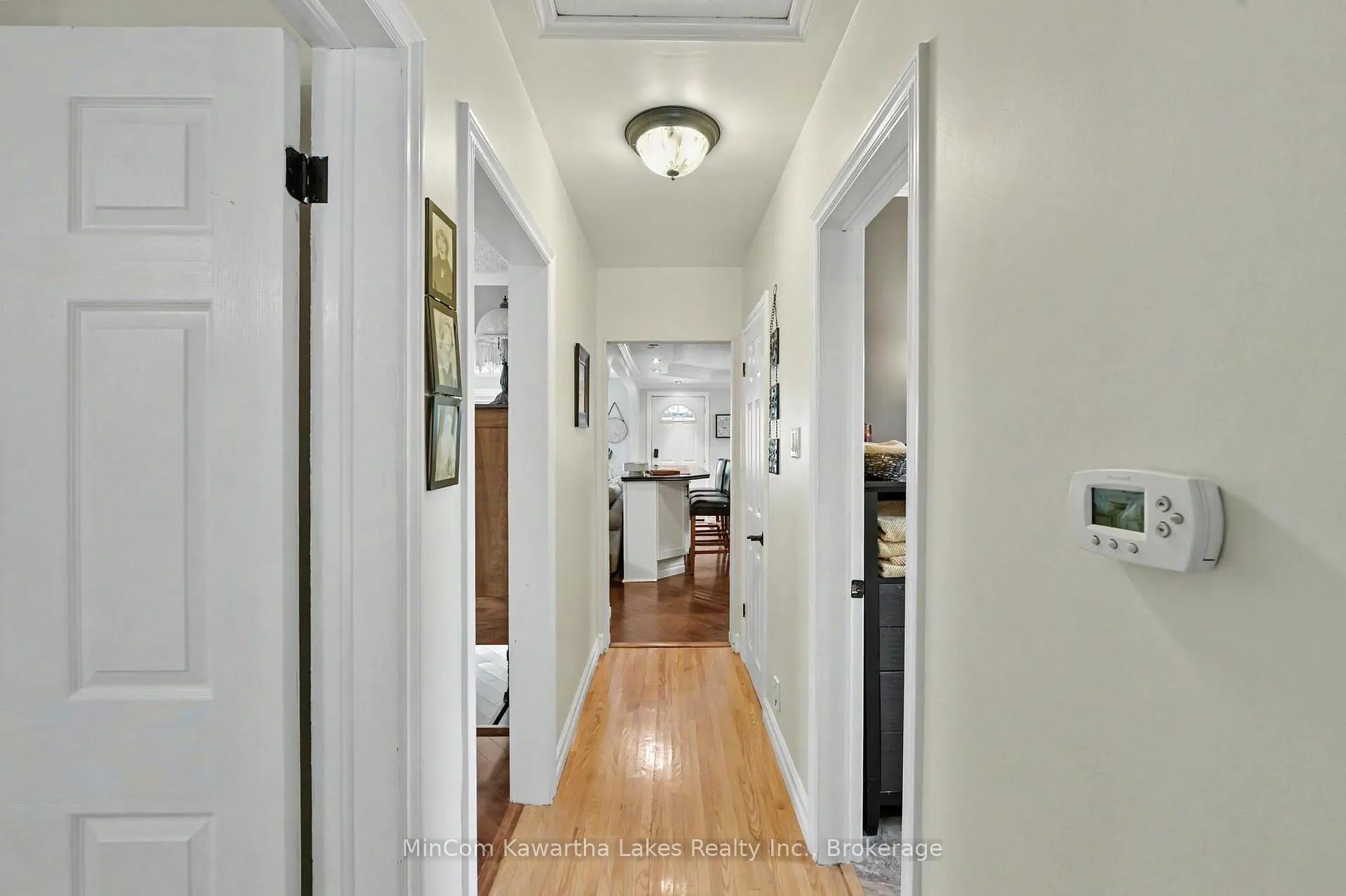 Photo 16 of 920 Elmdale Crescent, Peterborough, Northcrest Ward 5 — HOMEH