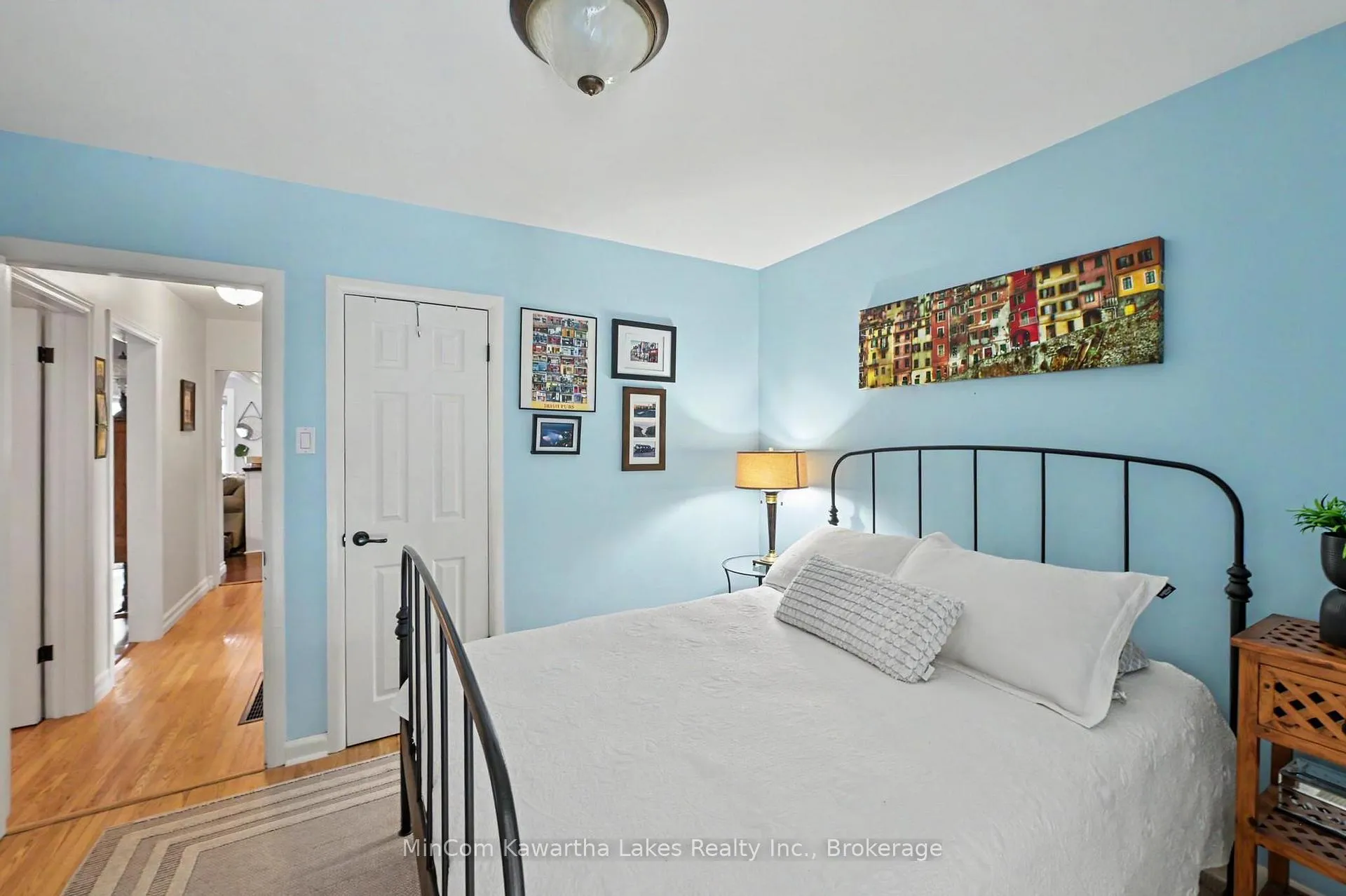 Photo 19 of 920 Elmdale Crescent, Peterborough, Northcrest Ward 5 — HOMEH