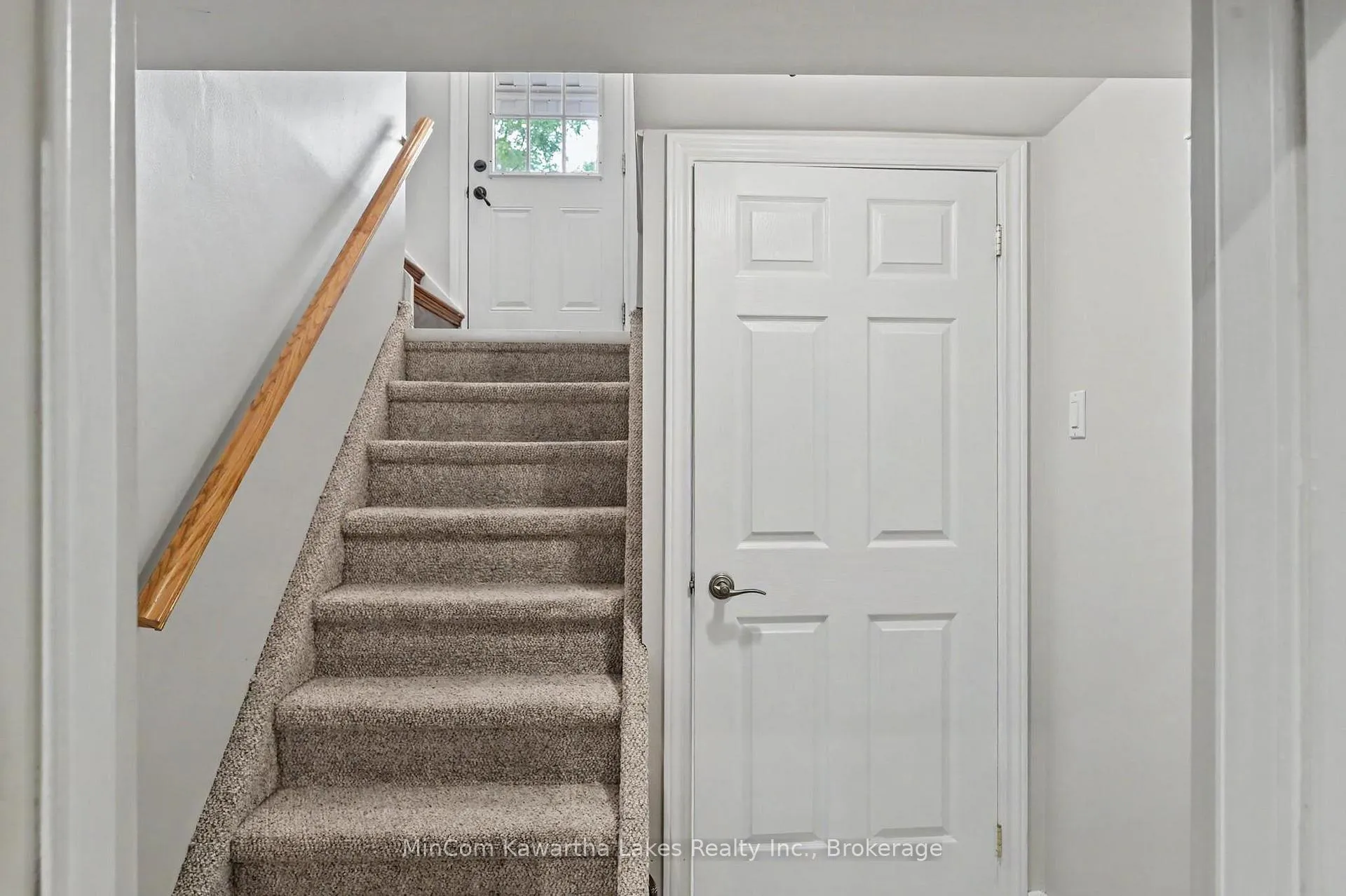 Photo 25 of 920 Elmdale Crescent, Peterborough, Northcrest Ward 5 — HOMEH