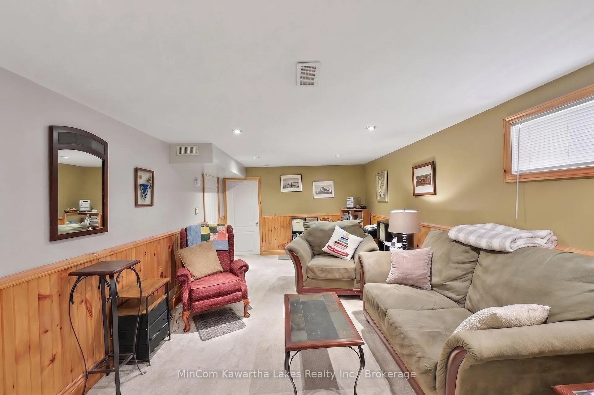 Photo 29 of 920 Elmdale Crescent, Peterborough, Northcrest Ward 5 — HOMEH