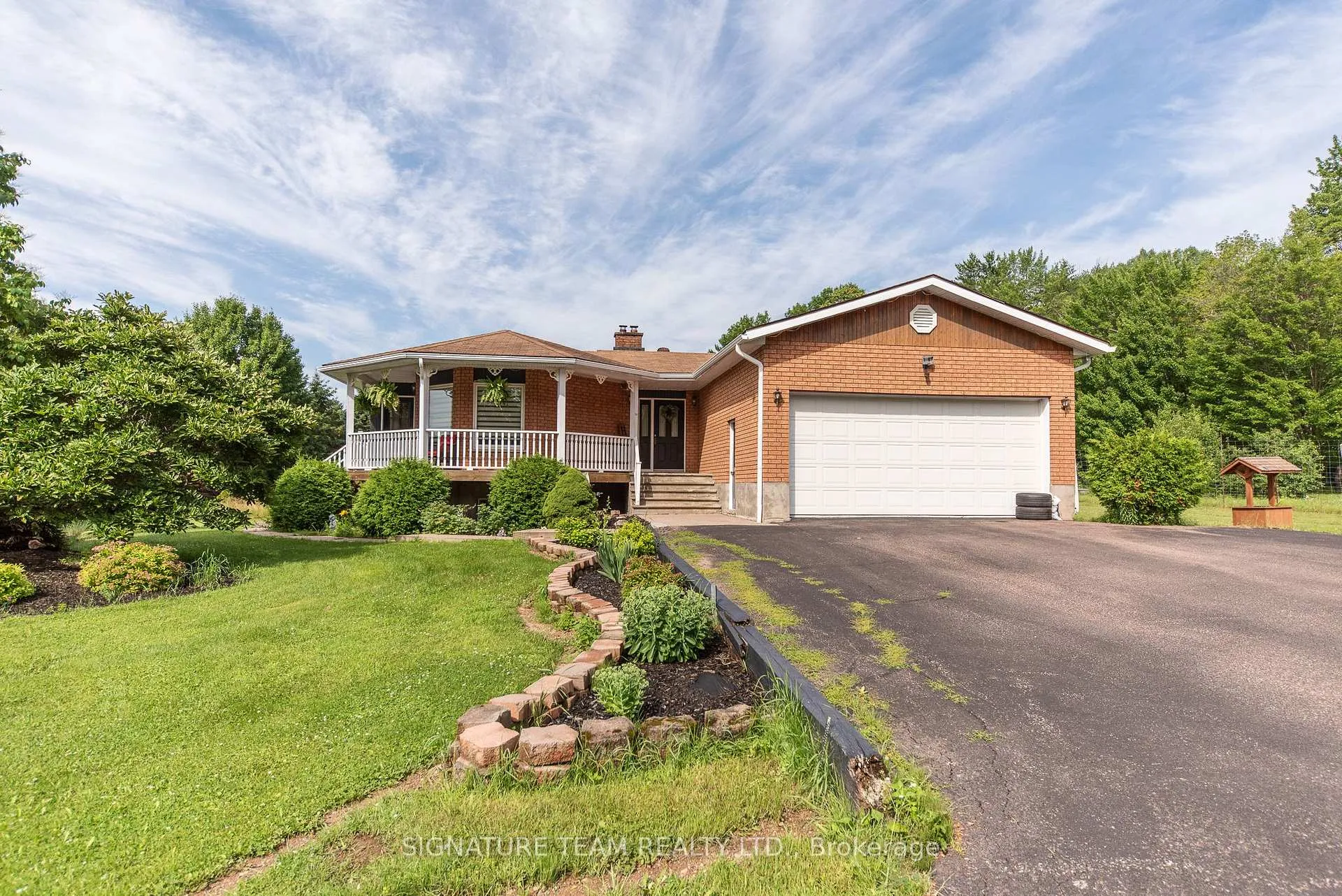 Front of 4819 Round Lake Road