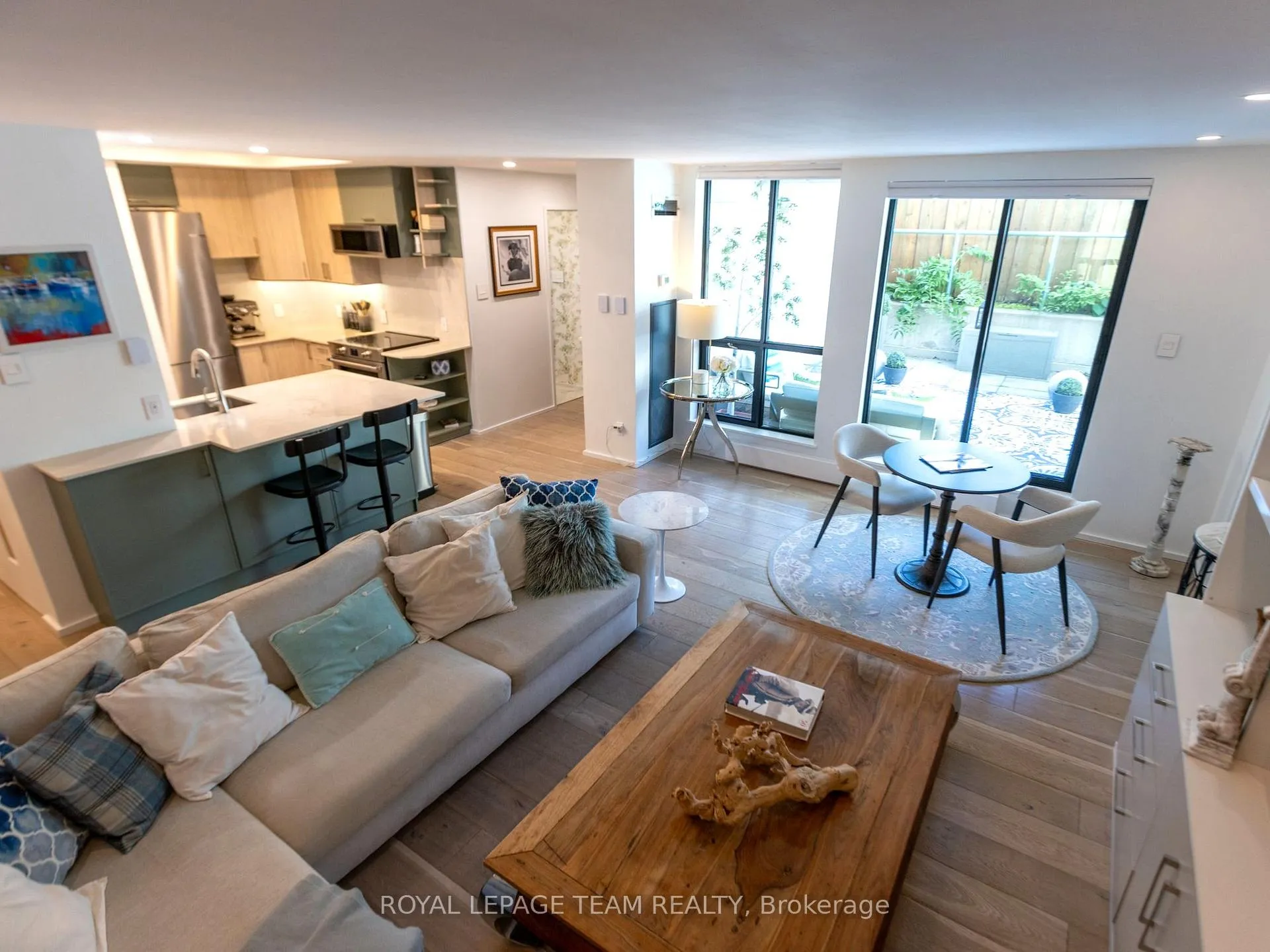 Photo 8 of Unit 2, 15 Murray Street, Ottawa, Lower Town/Byward Market — HOMEH