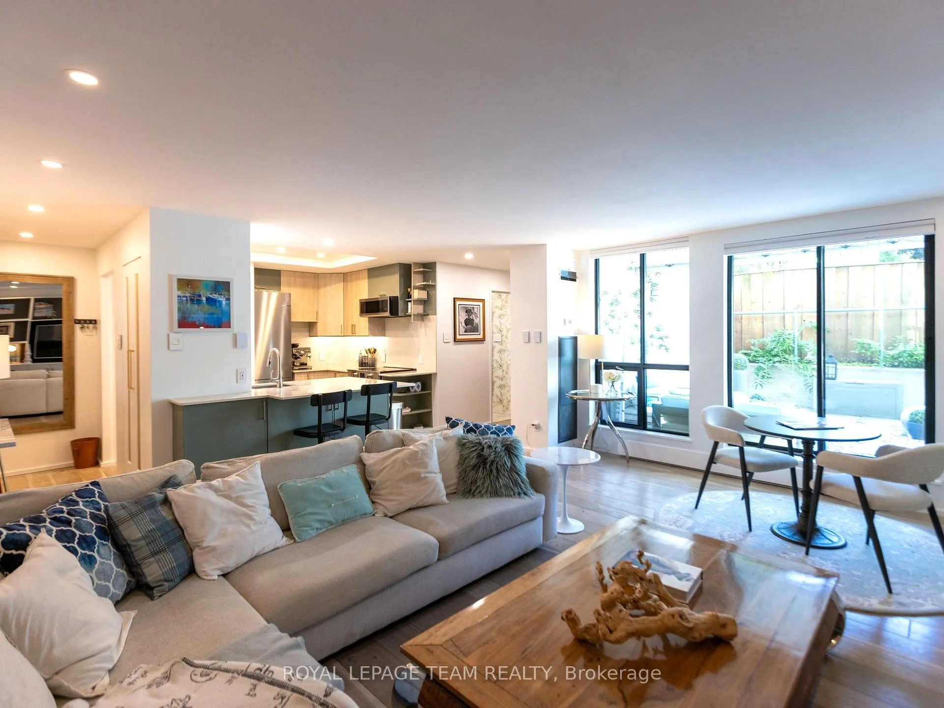 Photo 9 of Unit 2, 15 Murray Street, Ottawa, Lower Town/Byward Market — HOMEH