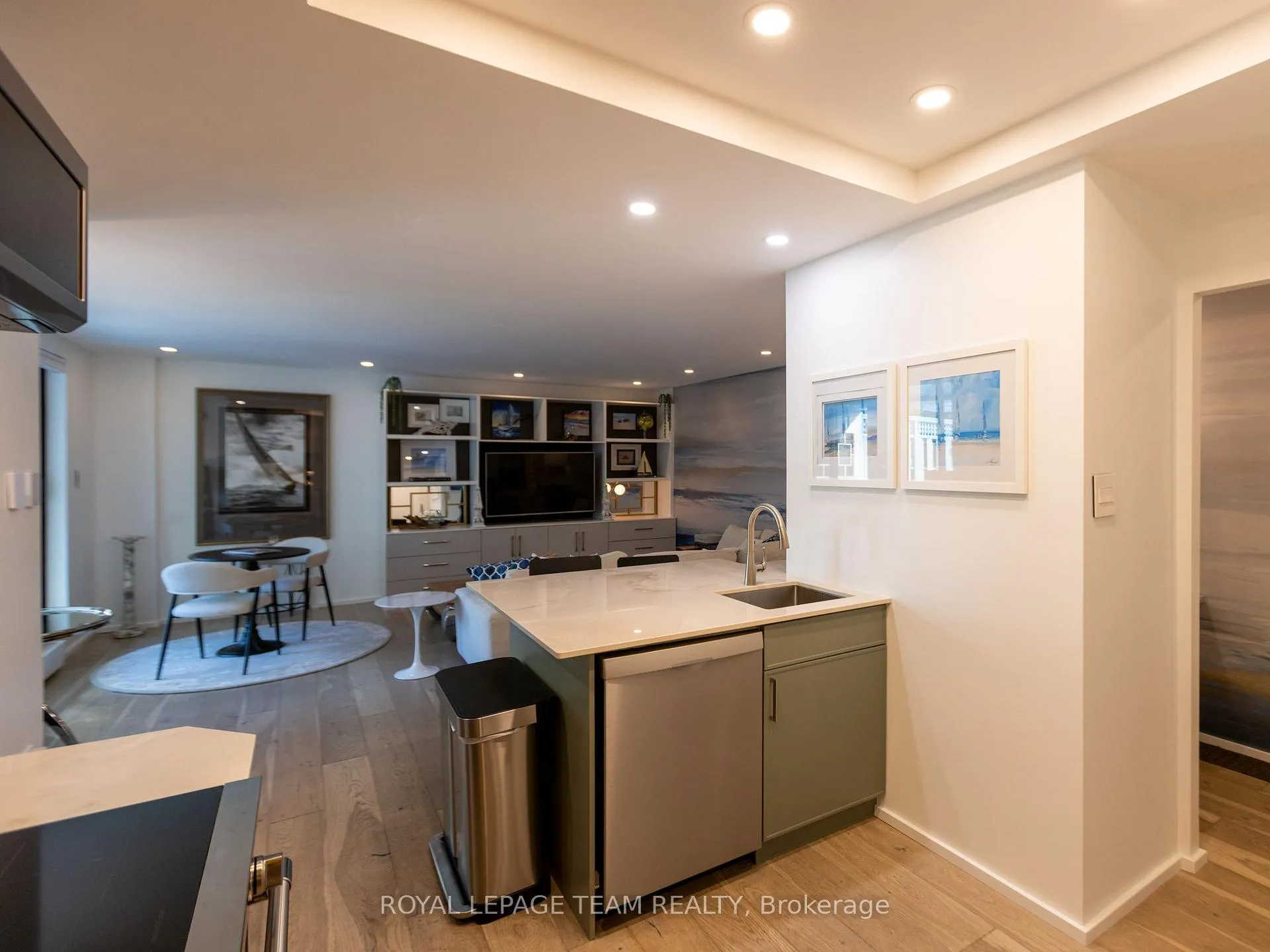 Photo 12 of Unit 2, 15 Murray Street, Ottawa, Lower Town/Byward Market — HOMEH