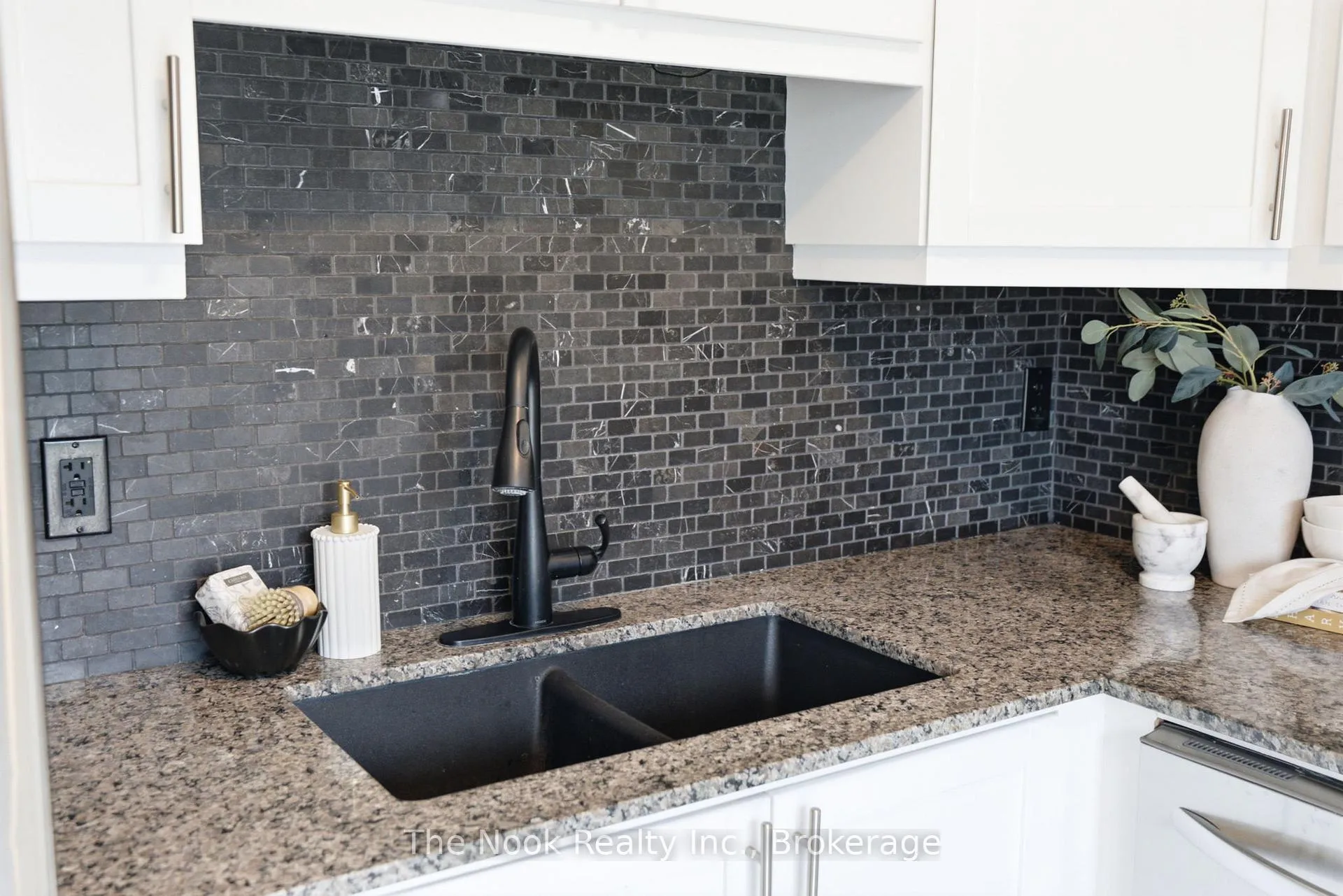 Photo 18 of 103 Padfield Drive, Clarington, Bowmanville — HOMEH