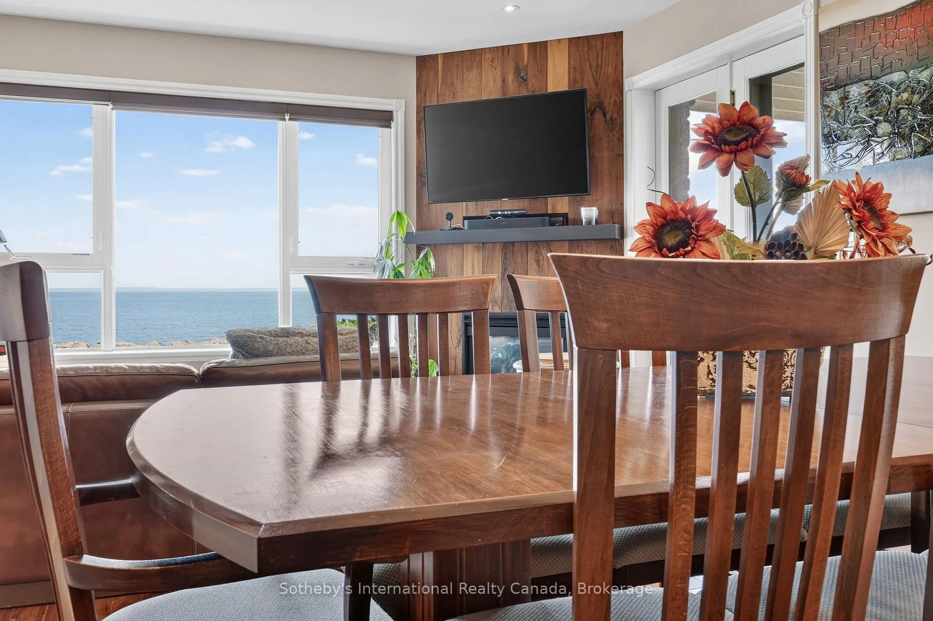 Photo 12 of 555 Mariners Way, Collingwood — HOMEH