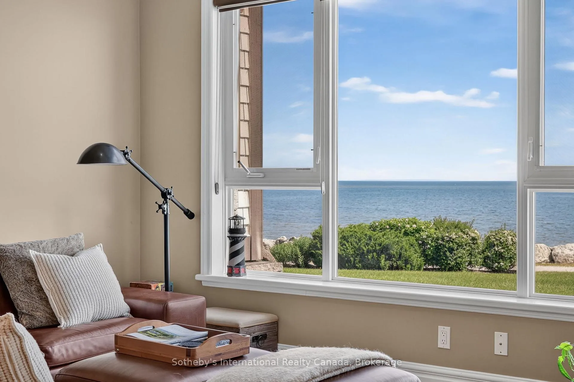 Photo 14 of 555 Mariners Way, Collingwood — HOMEH