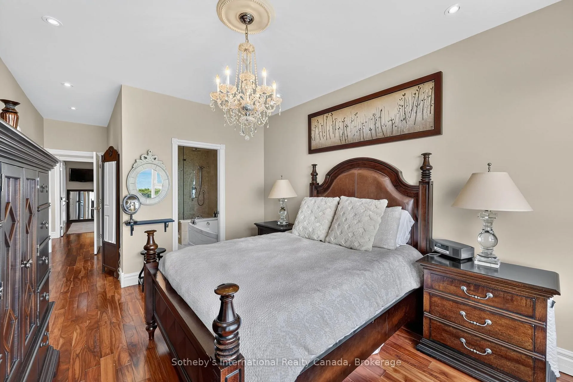 Photo 17 of 555 Mariners Way, Collingwood — HOMEH
