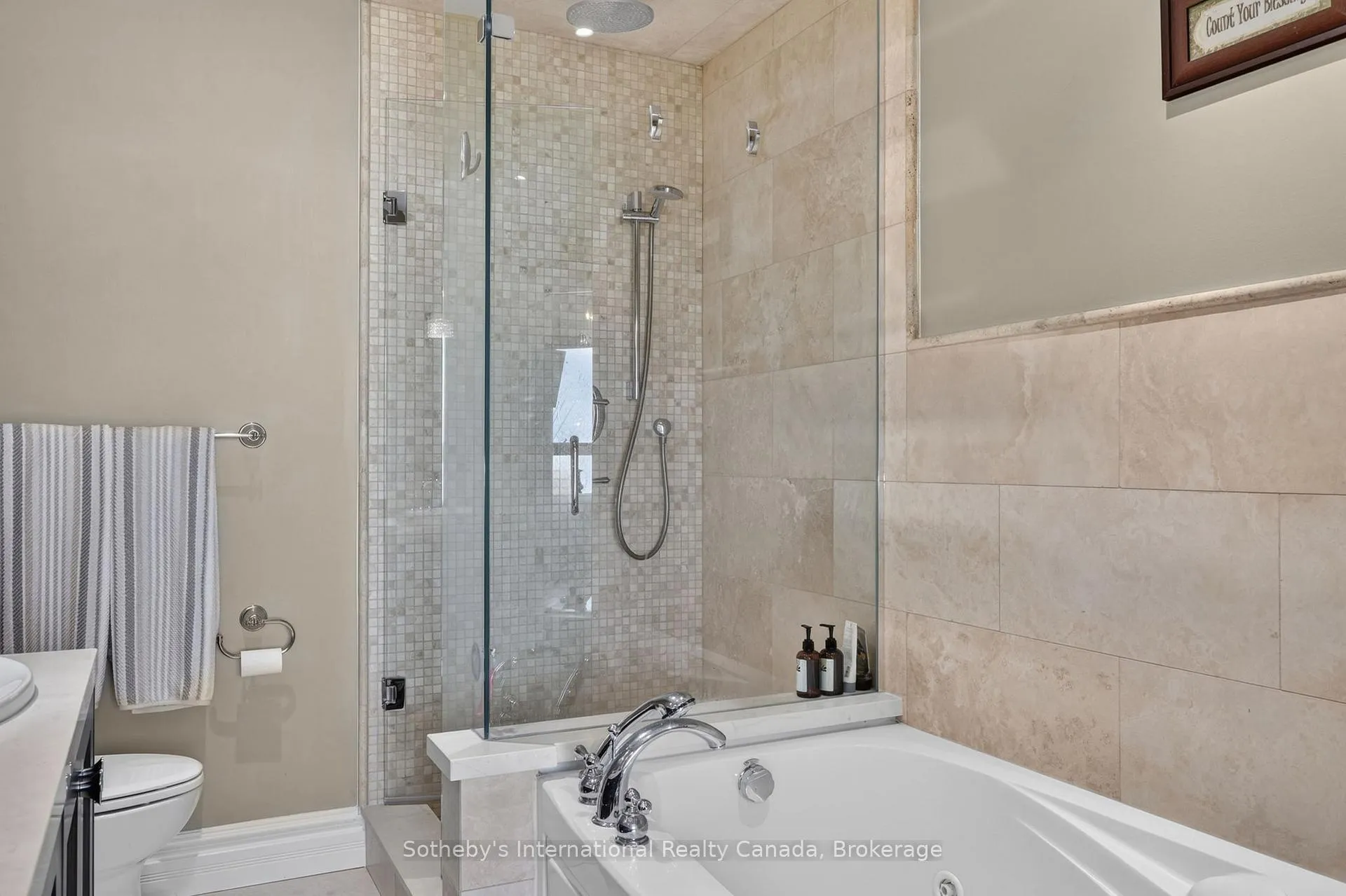 Photo 20 of 555 Mariners Way, Collingwood — HOMEH