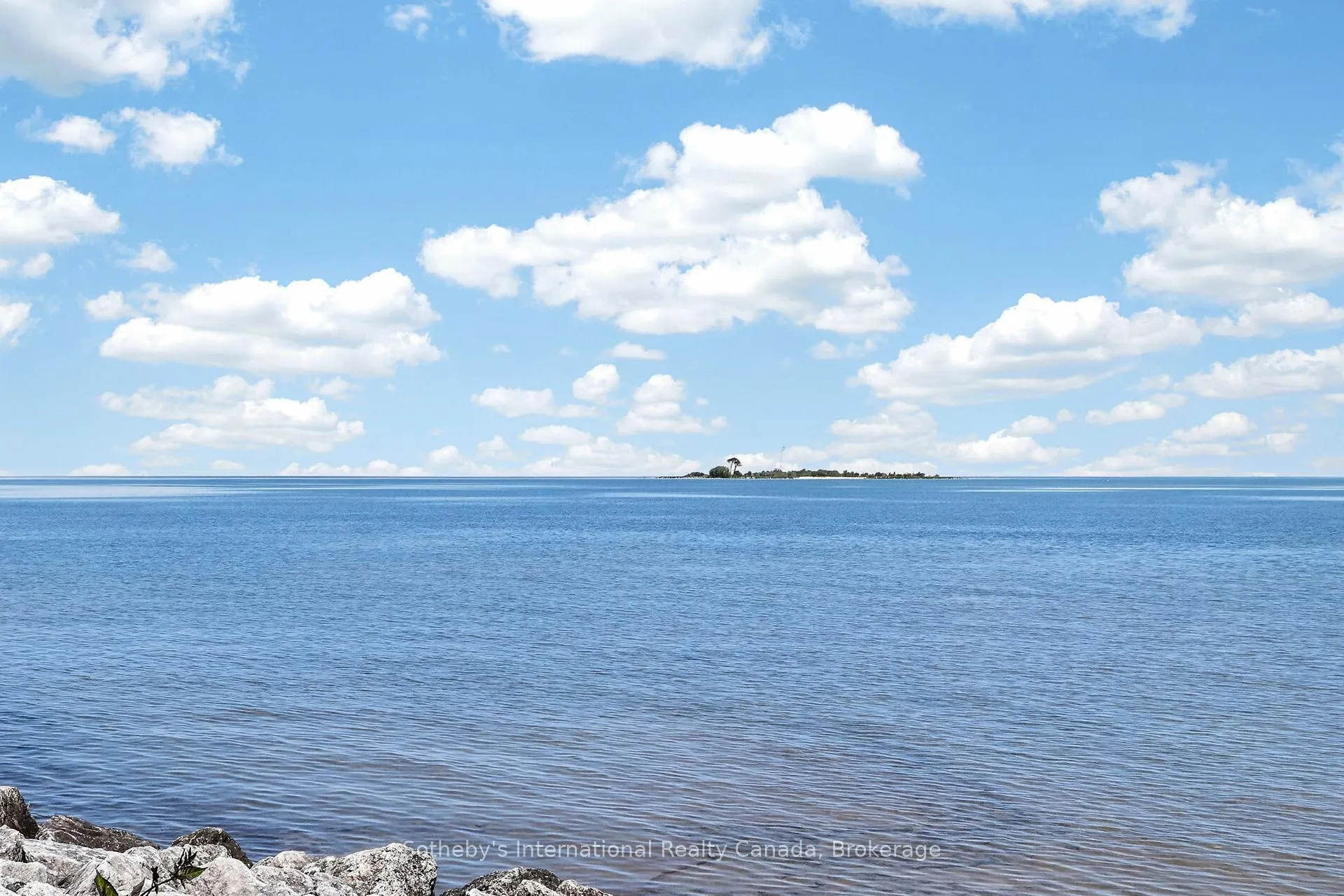 Photo 28 of 555 Mariners Way, Collingwood — HOMEH