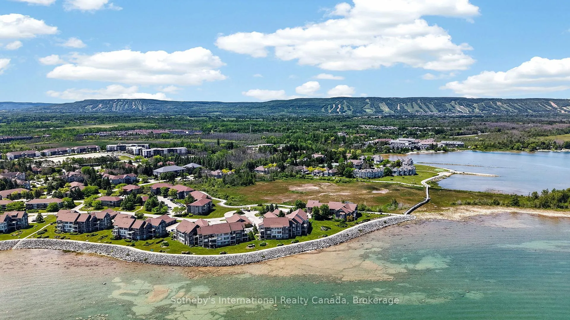Photo 29 of 555 Mariners Way, Collingwood — HOMEH