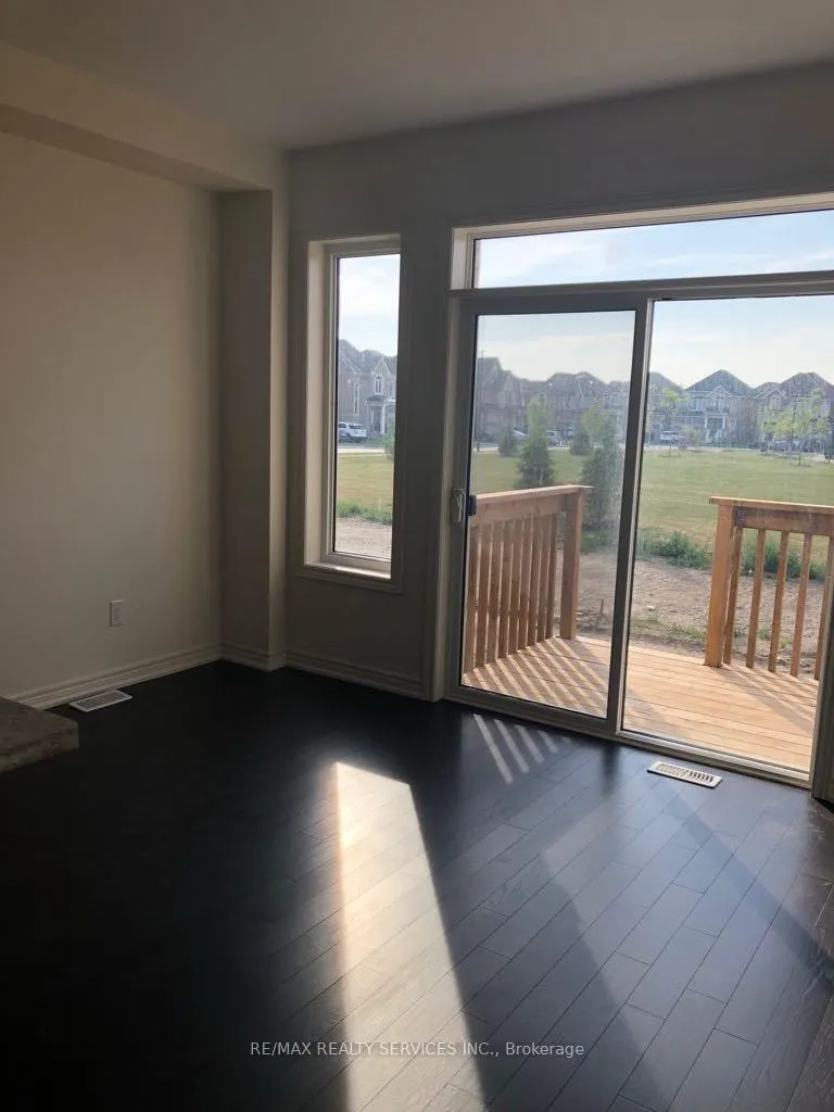 Photo 8 of 25 Hogan Manor Drive, Brampton, Northwest Brampton — HOMEH