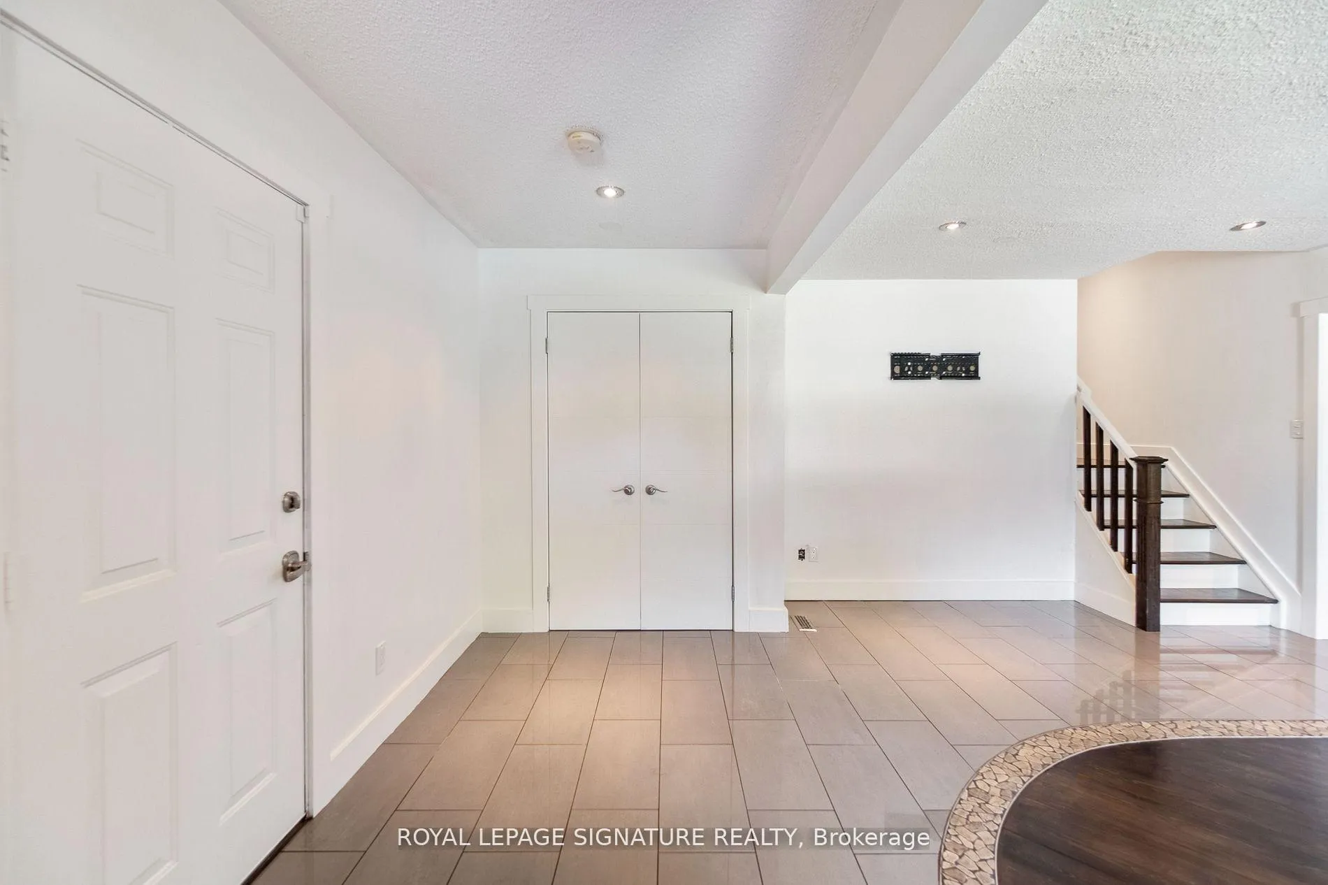 Photo 8 of Unit Upper, 4 Patricia Avenue, Barrie, Cundles East — HOMEH