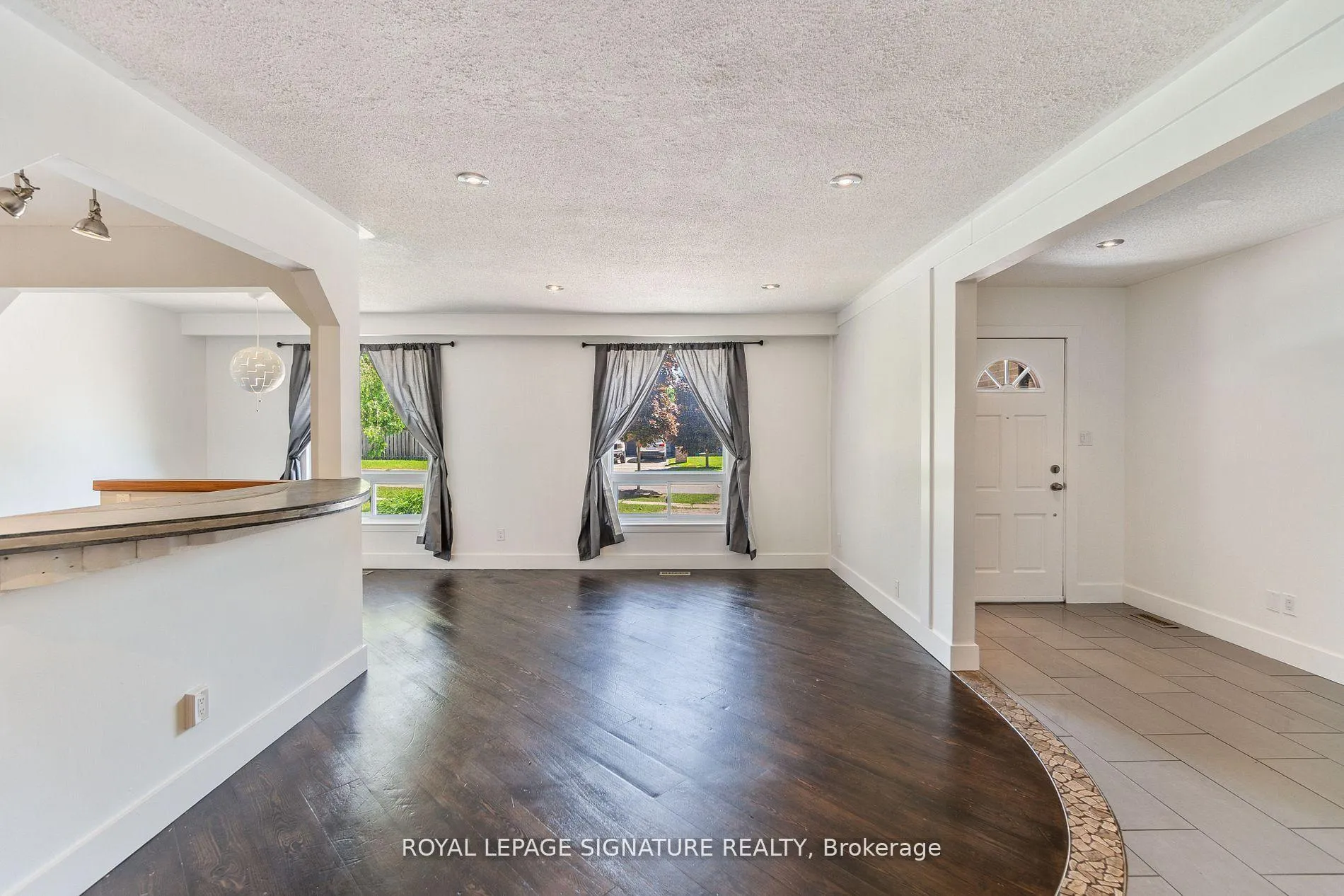 Photo 10 of Unit Upper, 4 Patricia Avenue, Barrie, Cundles East — HOMEH