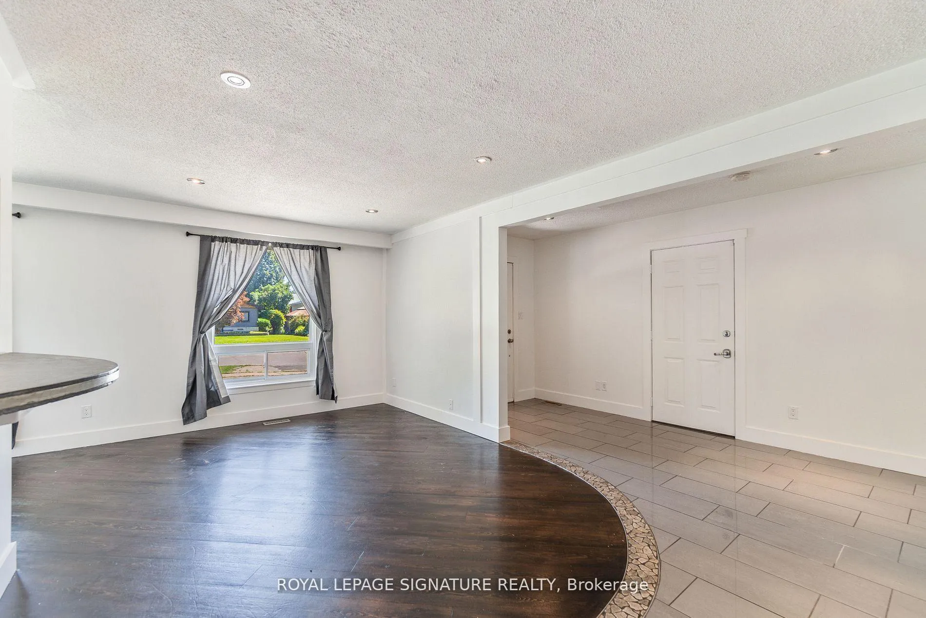 Photo 11 of Unit Upper, 4 Patricia Avenue, Barrie, Cundles East — HOMEH