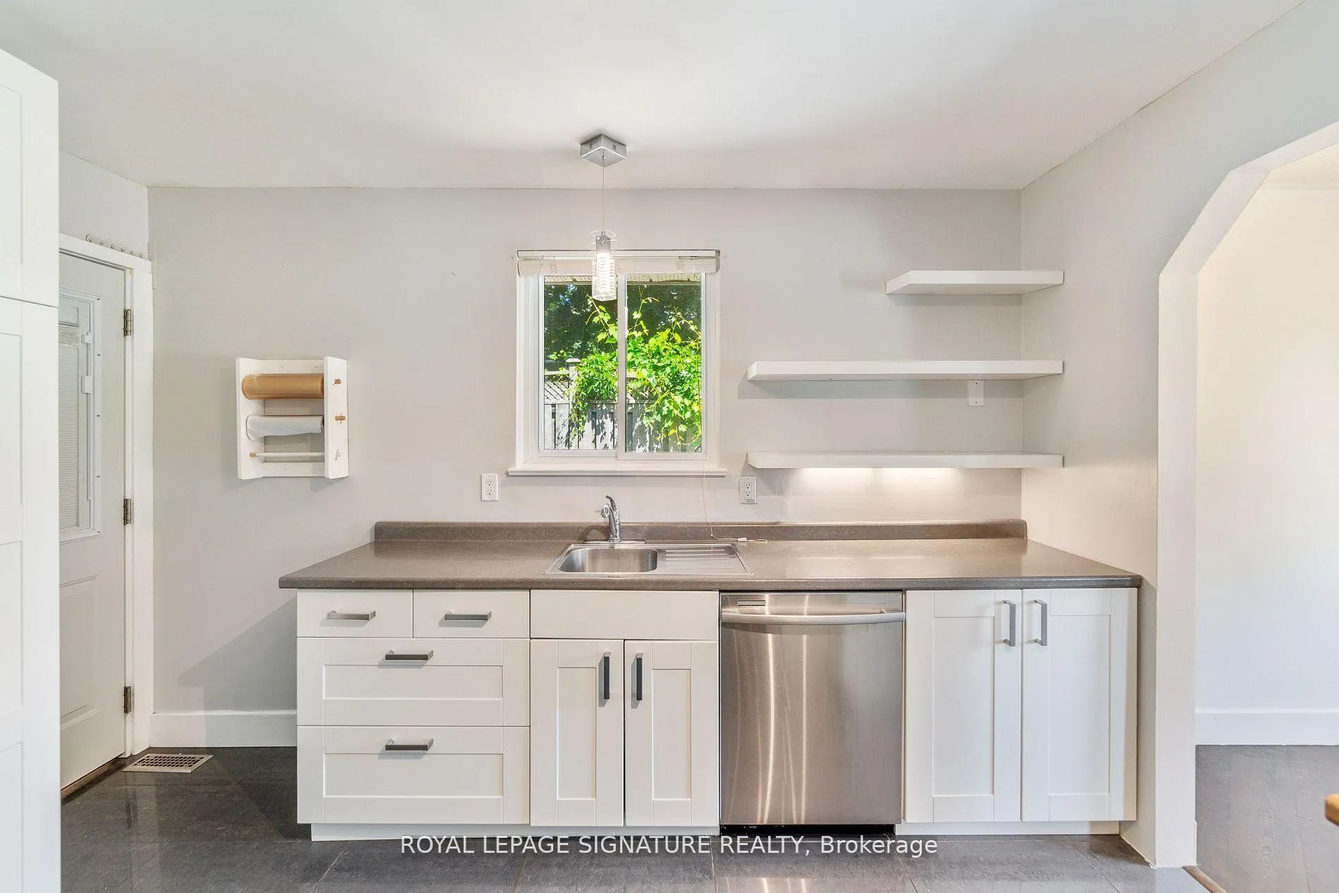 Photo 18 of Unit Upper, 4 Patricia Avenue, Barrie, Cundles East — HOMEH