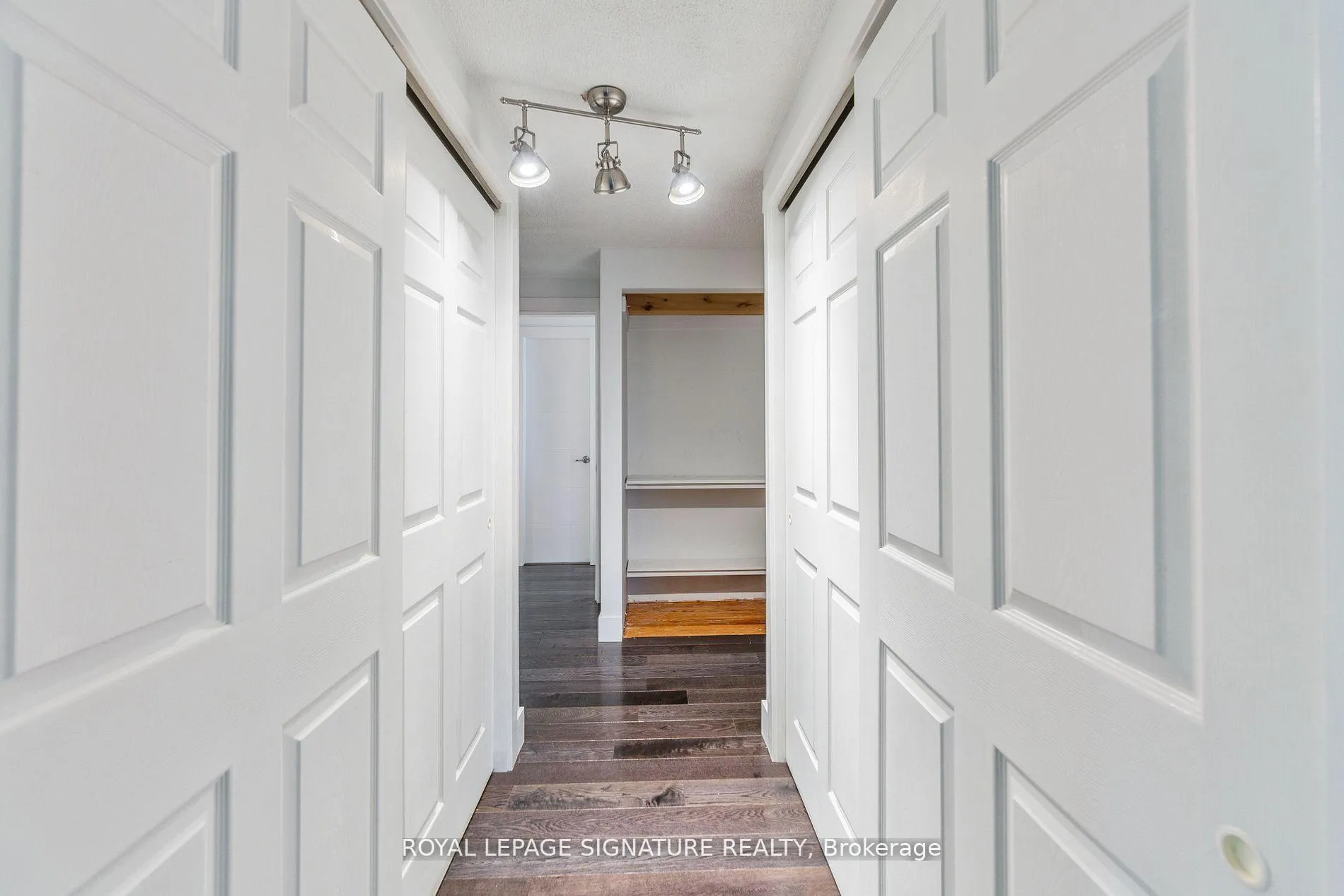 Photo 31 of Unit Upper, 4 Patricia Avenue, Barrie, Cundles East — HOMEH