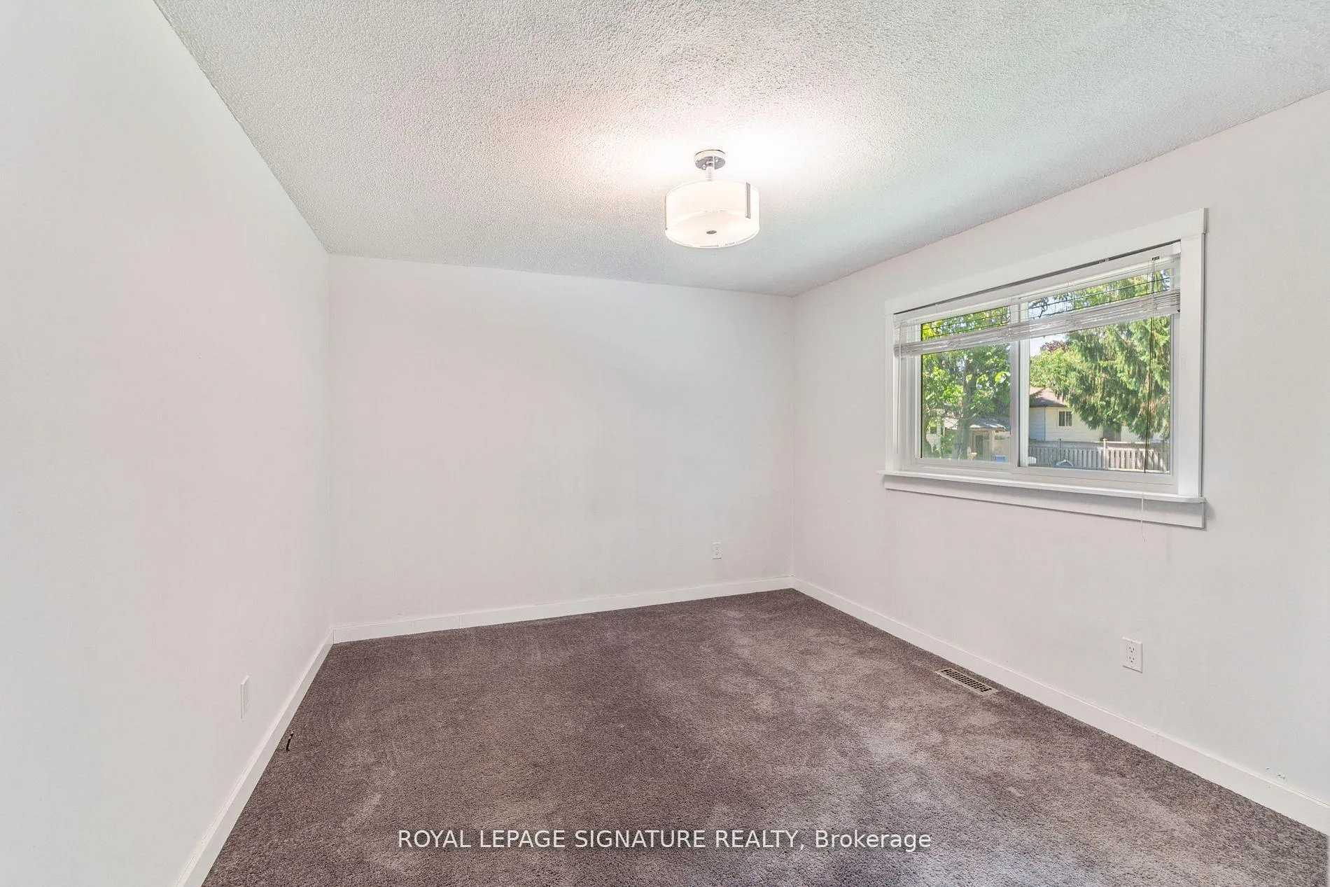 Photo 35 of Unit Upper, 4 Patricia Avenue, Barrie, Cundles East — HOMEH
