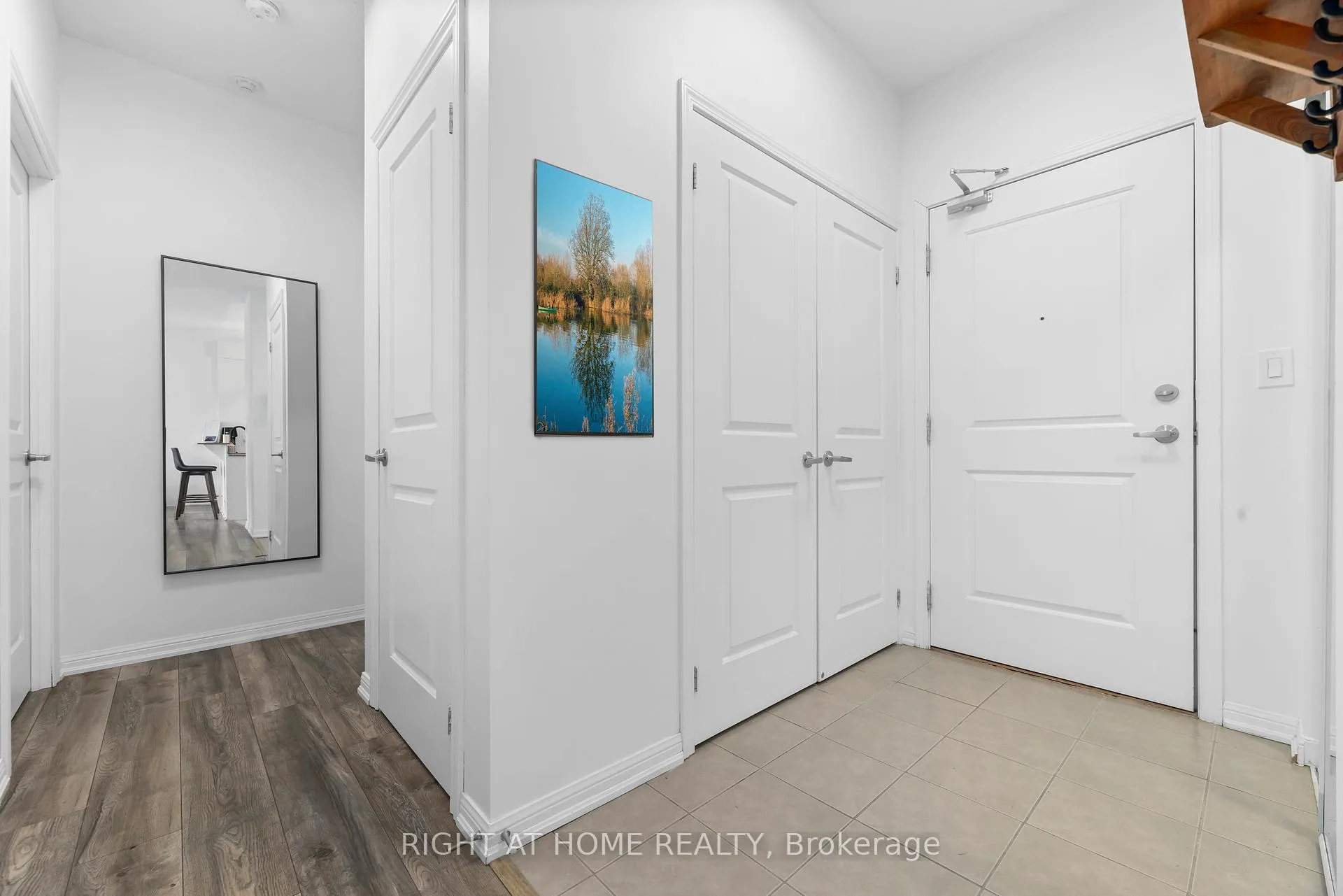 Photo 3 of Unit 303, 1 Sidney Lane, Clarington, Bowmanville — HOMEH