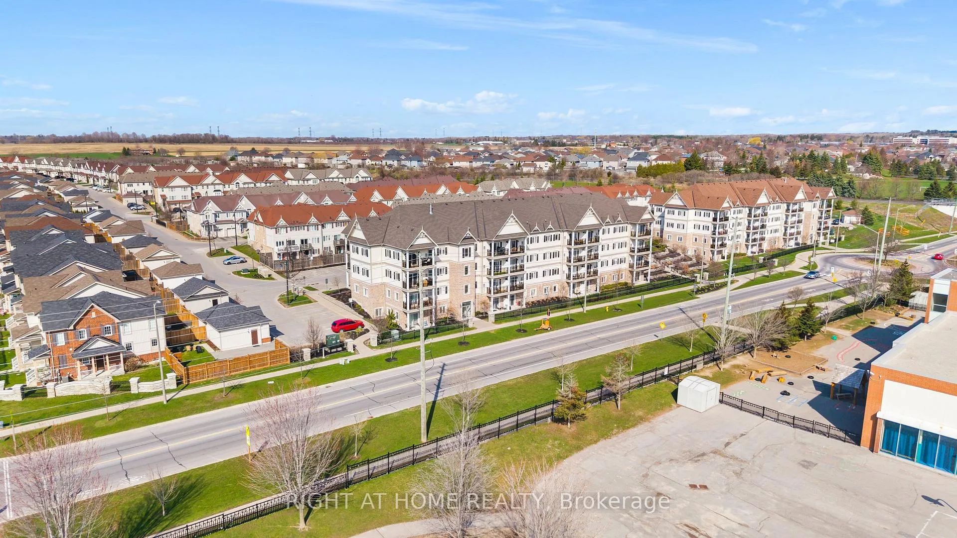 Photo 27 of Unit 303, 1 Sidney Lane, Clarington, Bowmanville — HOMEH