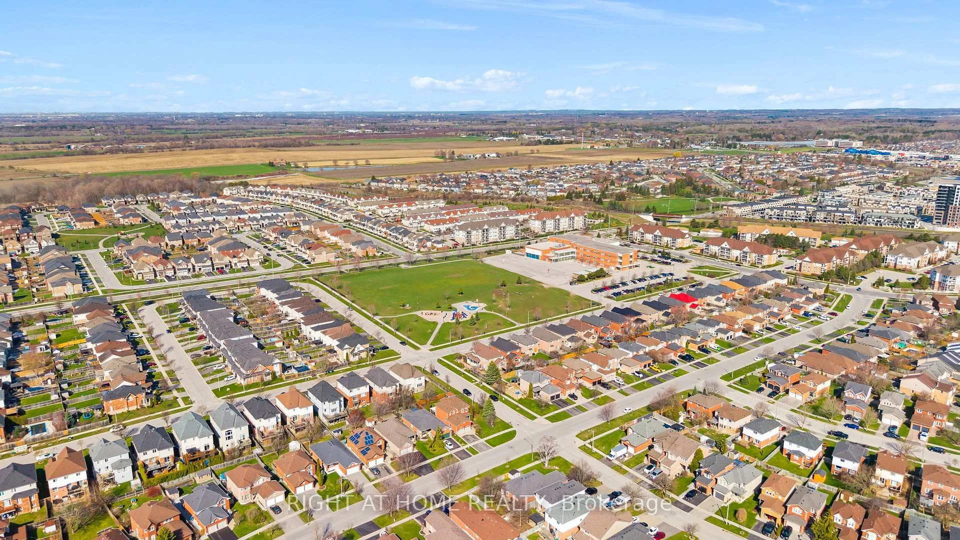 Photo 33 of Unit 303, 1 Sidney Lane, Clarington, Bowmanville — HOMEH