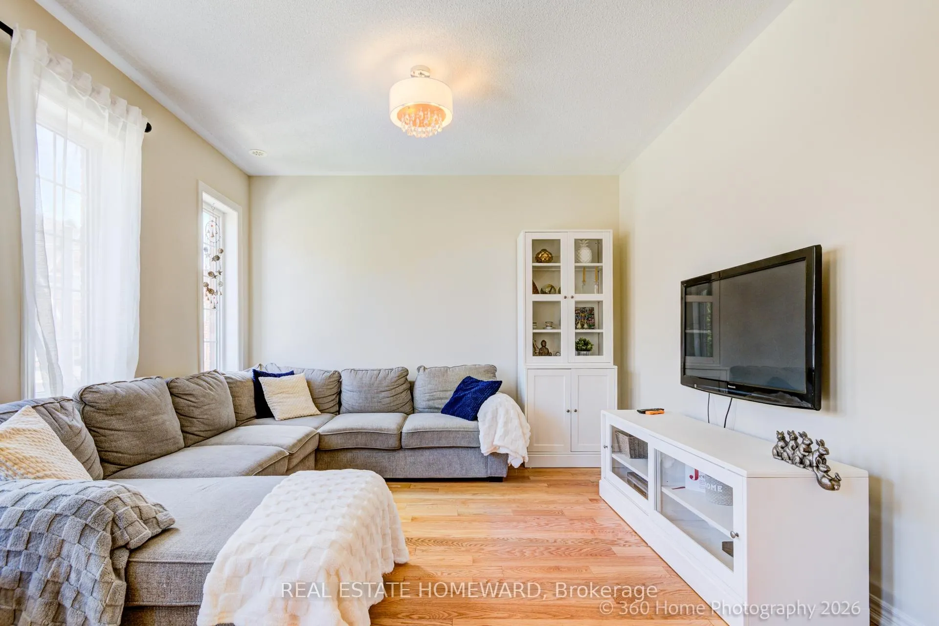 Photo 5 of 28 Carnahan Terrace, Toronto, East End-Danforth — HOMEH