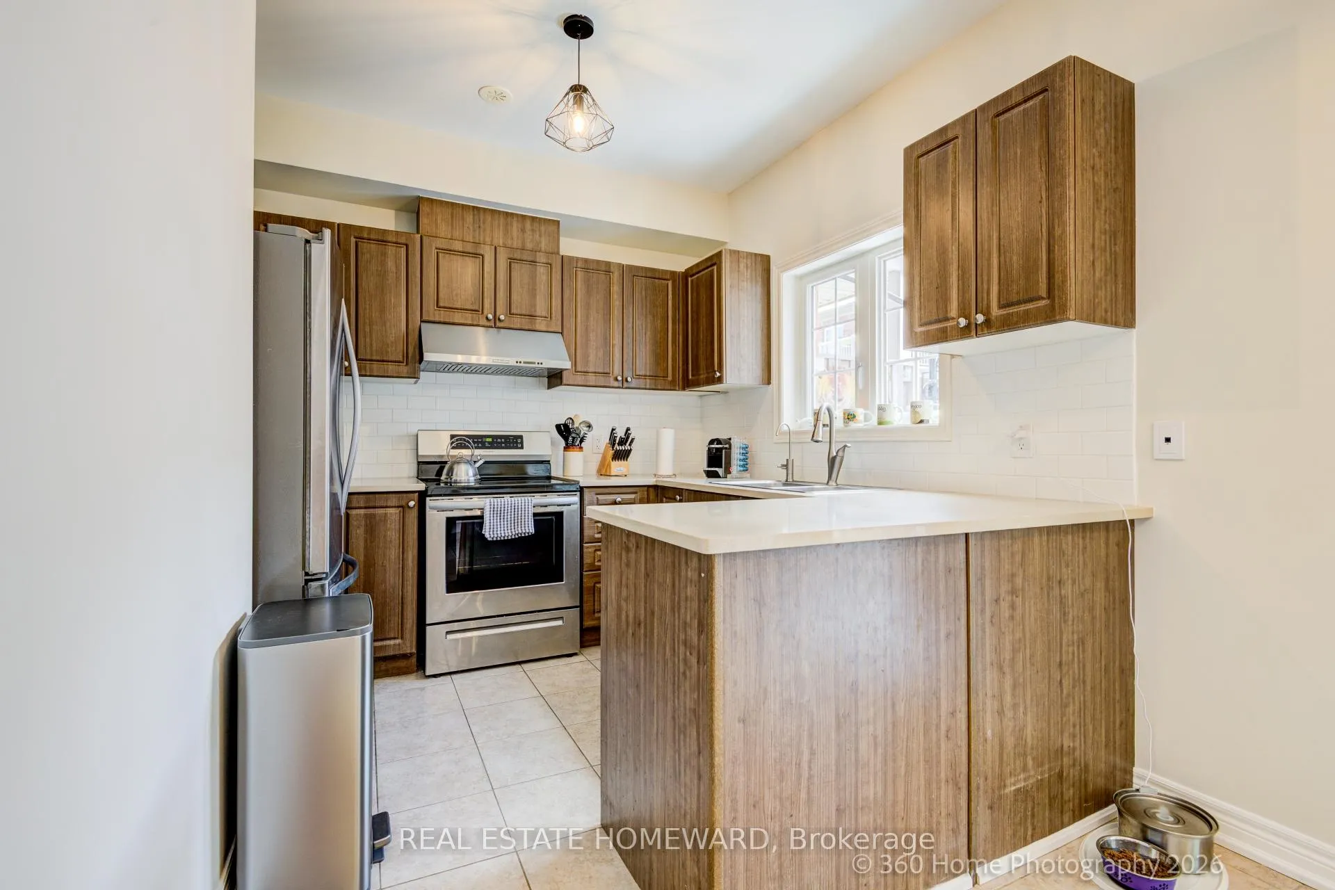 Photo 9 of 28 Carnahan Terrace, Toronto, East End-Danforth — HOMEH