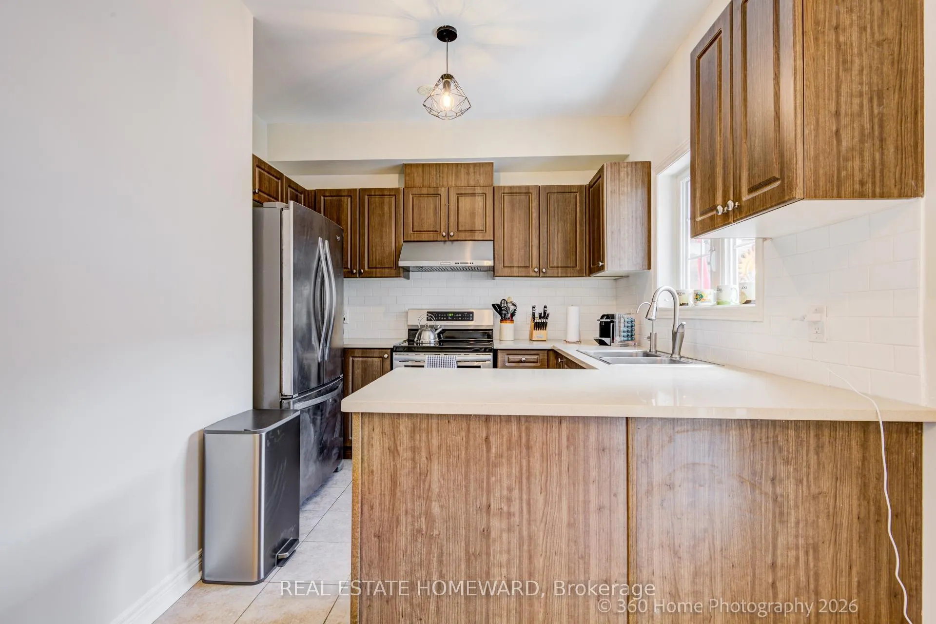 Photo 10 of 28 Carnahan Terrace, Toronto, East End-Danforth — HOMEH