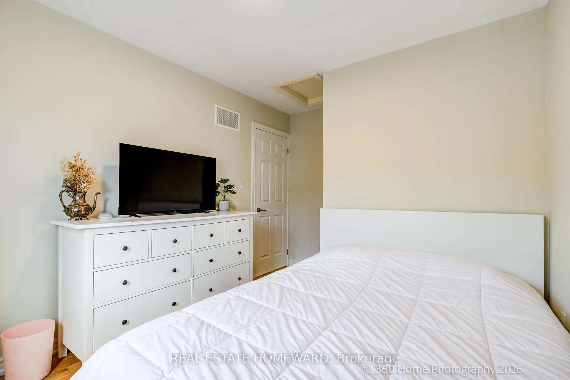 Photo 20 of 28 Carnahan Terrace, Toronto, East End-Danforth — HOMEH