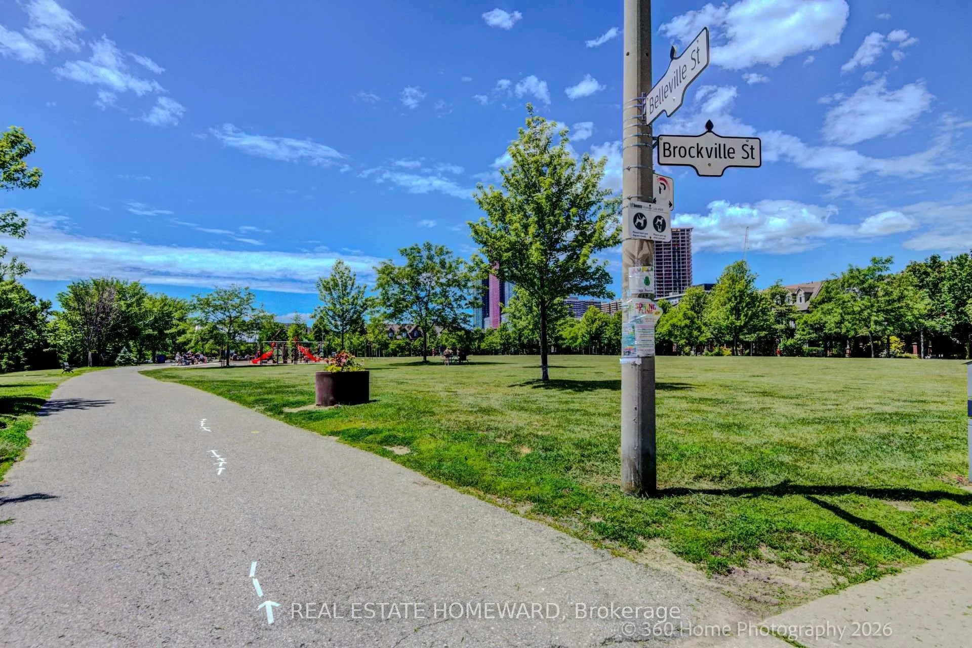 Photo 22 of 28 Carnahan Terrace, Toronto, East End-Danforth — HOMEH