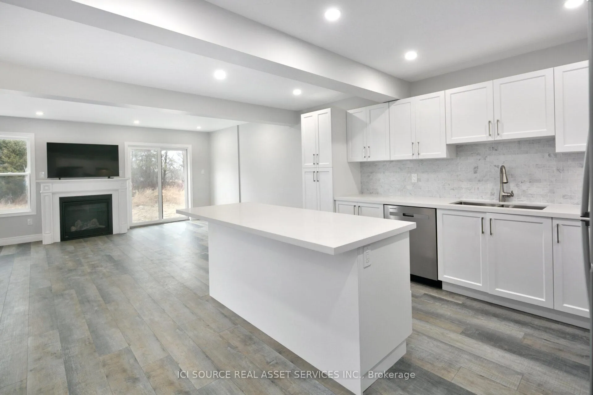 Photo 2 of 680 Wild Rose Drive, Gravenhurst, Muskoka (S) — HOMEH