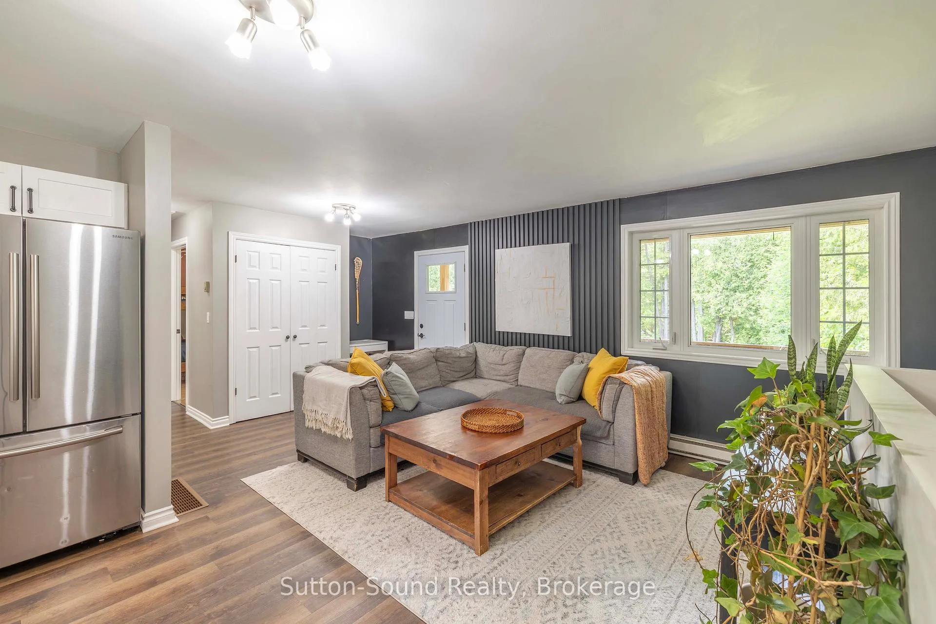 Photo 5 of 395685 Concession 2, Chatsworth — HOMEH