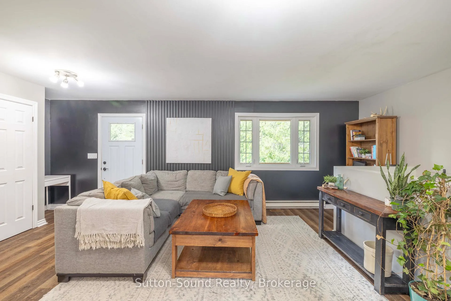 Photo 7 of 395685 Concession 2, Chatsworth — HOMEH