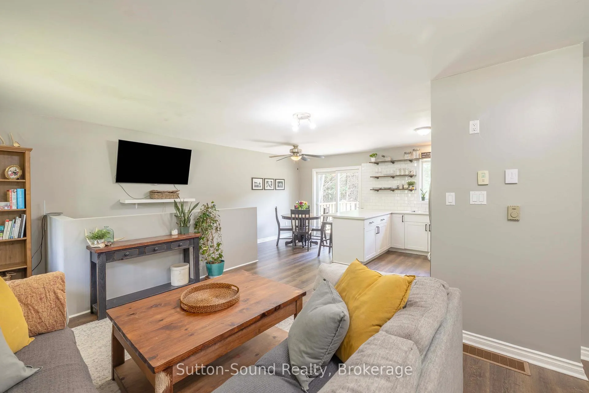 Photo 8 of 395685 Concession 2, Chatsworth — HOMEH